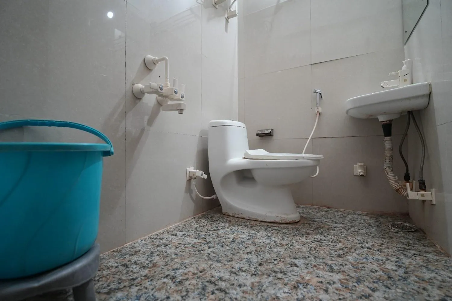 Shower in Hotel Hari Kripa Dham Near Prem Mandir By HRG