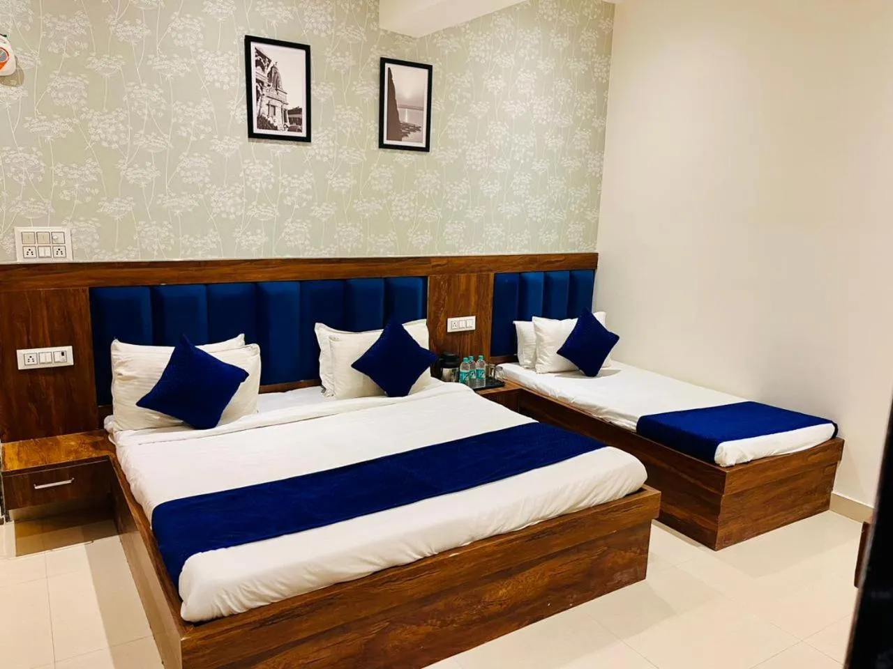 Bed in Hotel Hari Kripa Dham Near Prem Mandir By HRG