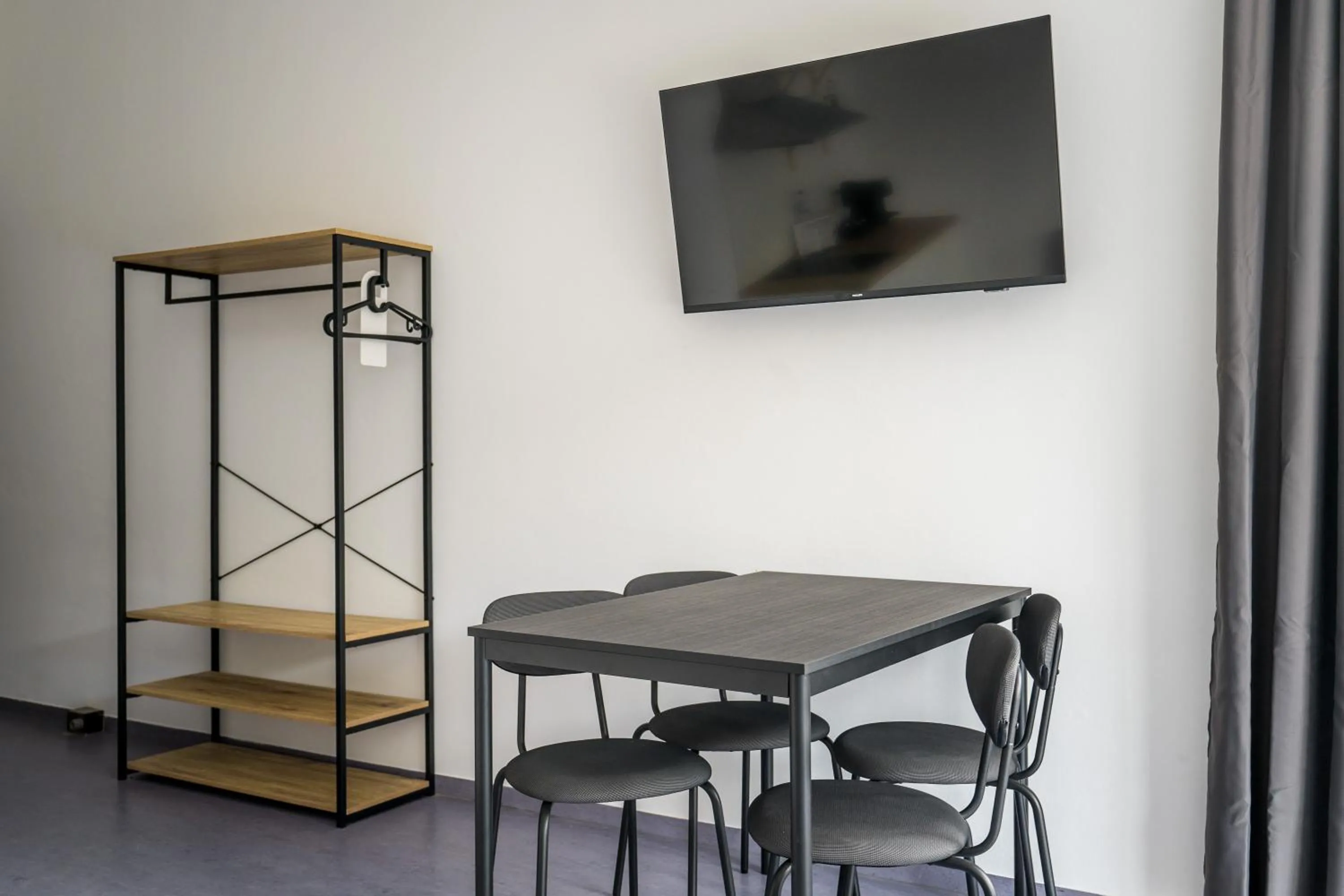 TV and multimedia in Apartmenthaus Berlin Neukölln