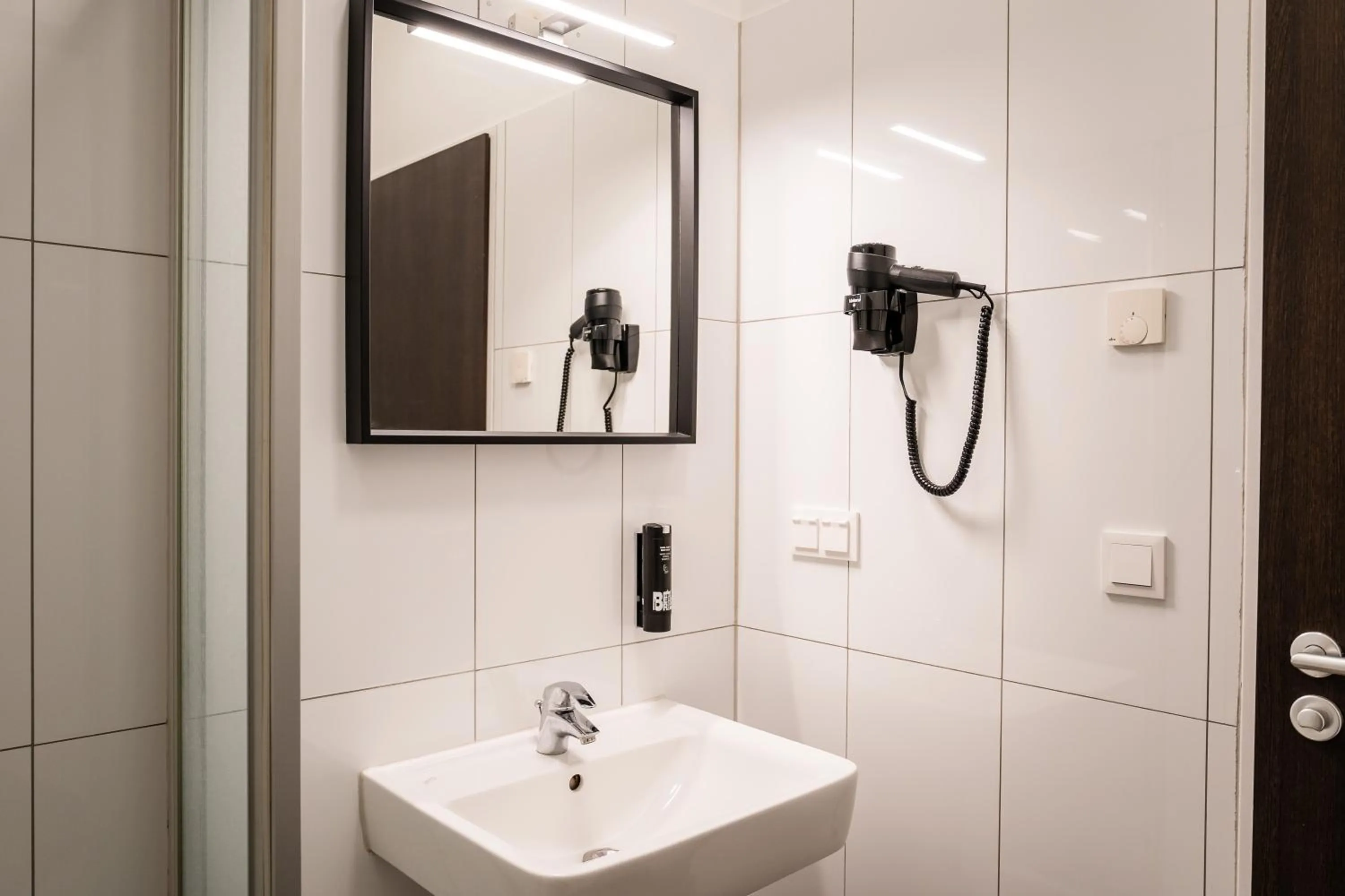 Shower in Apartmenthaus Berlin Neukölln