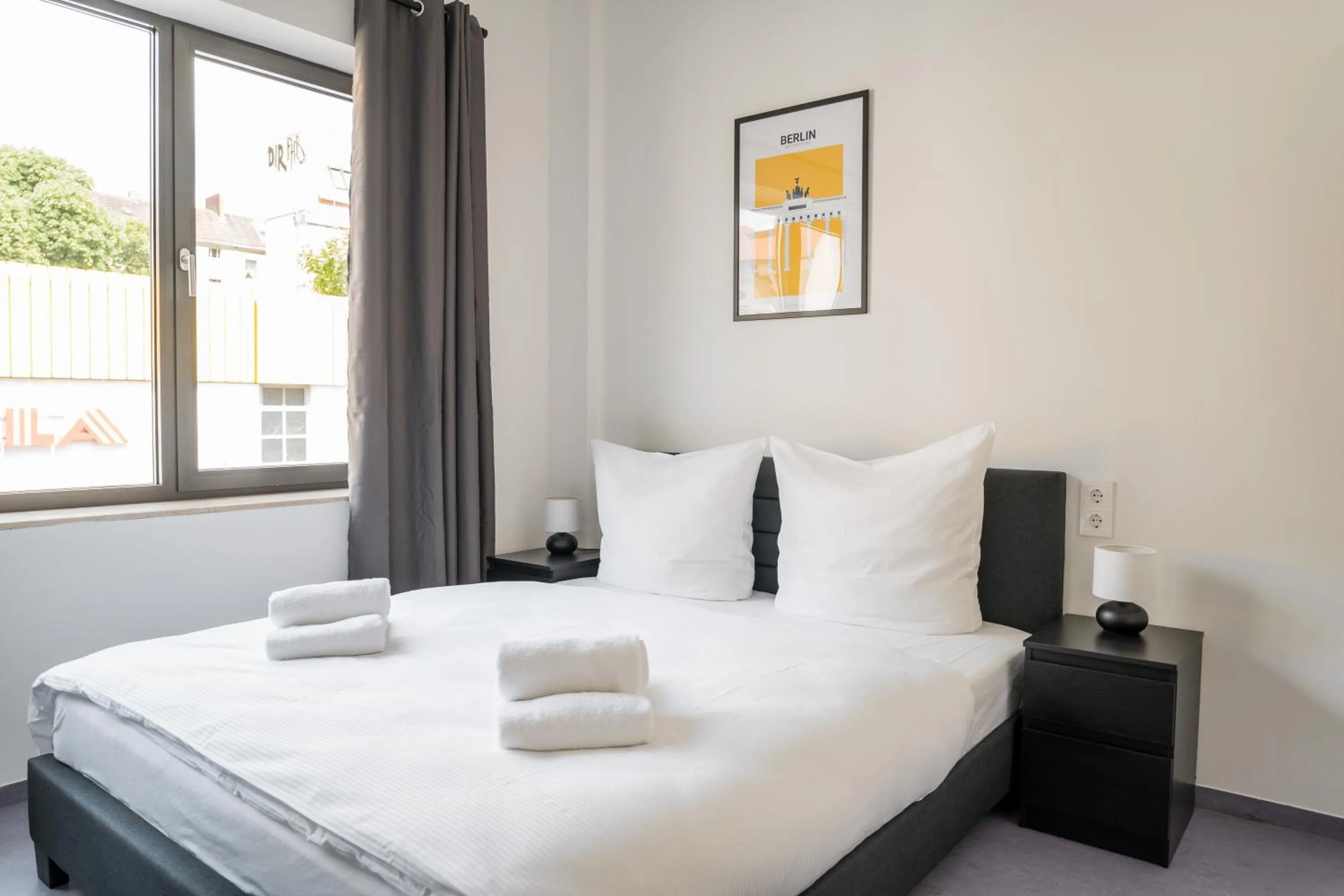 Bed in Apartmenthaus Berlin Neukölln