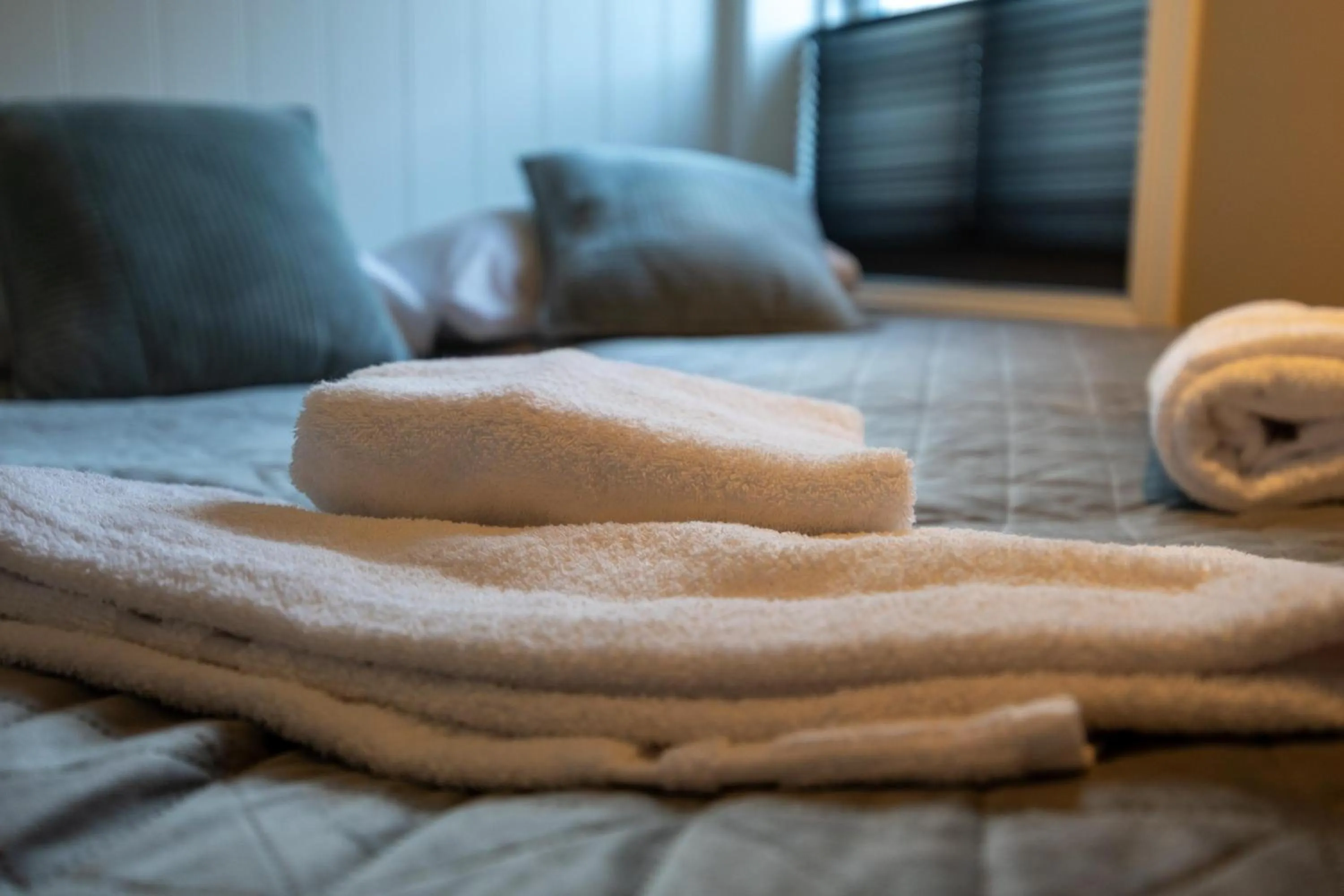 Bed in Florø Apartments Hotell