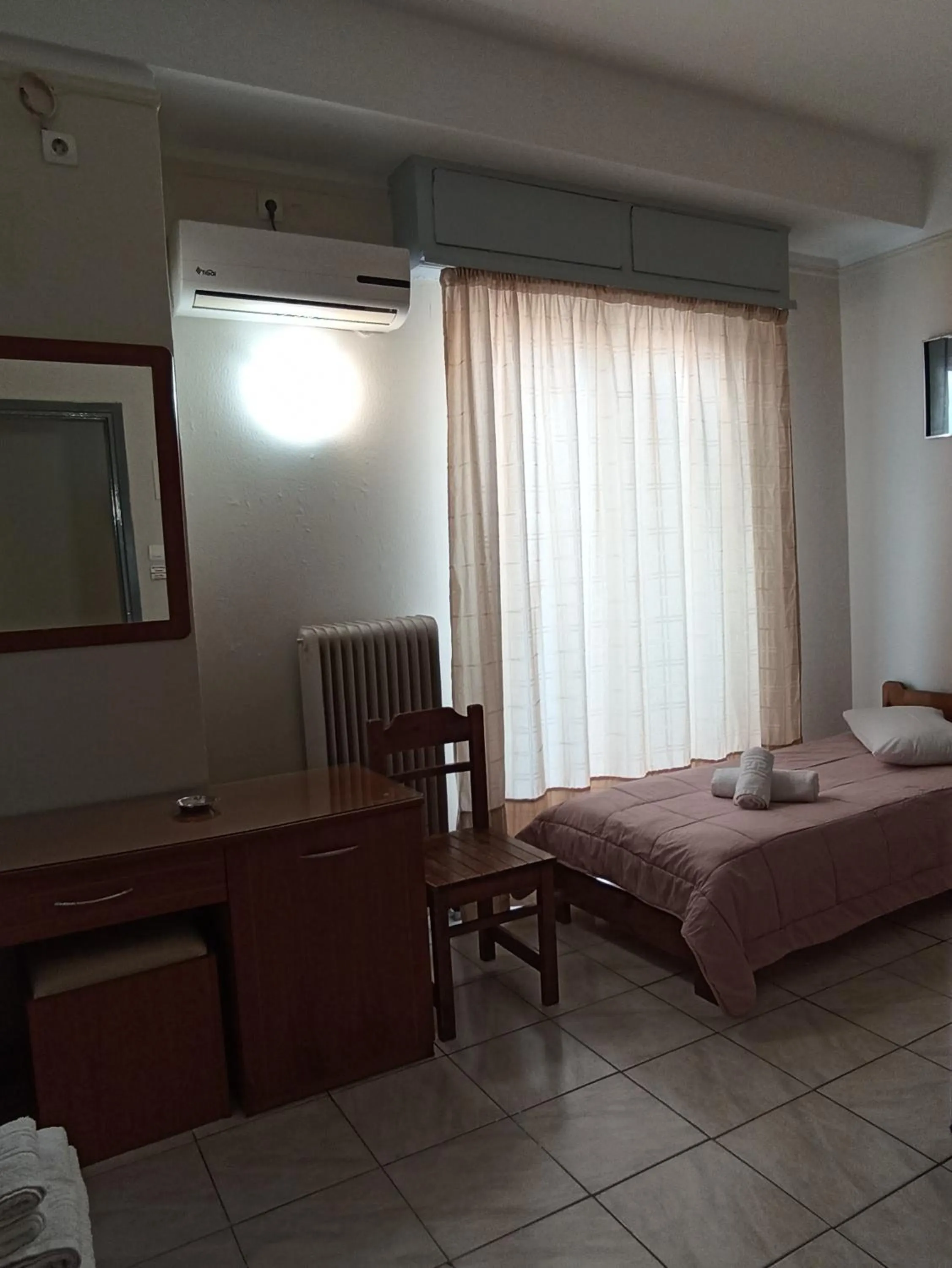 Photo of the whole room, Bed in Elite Hotel