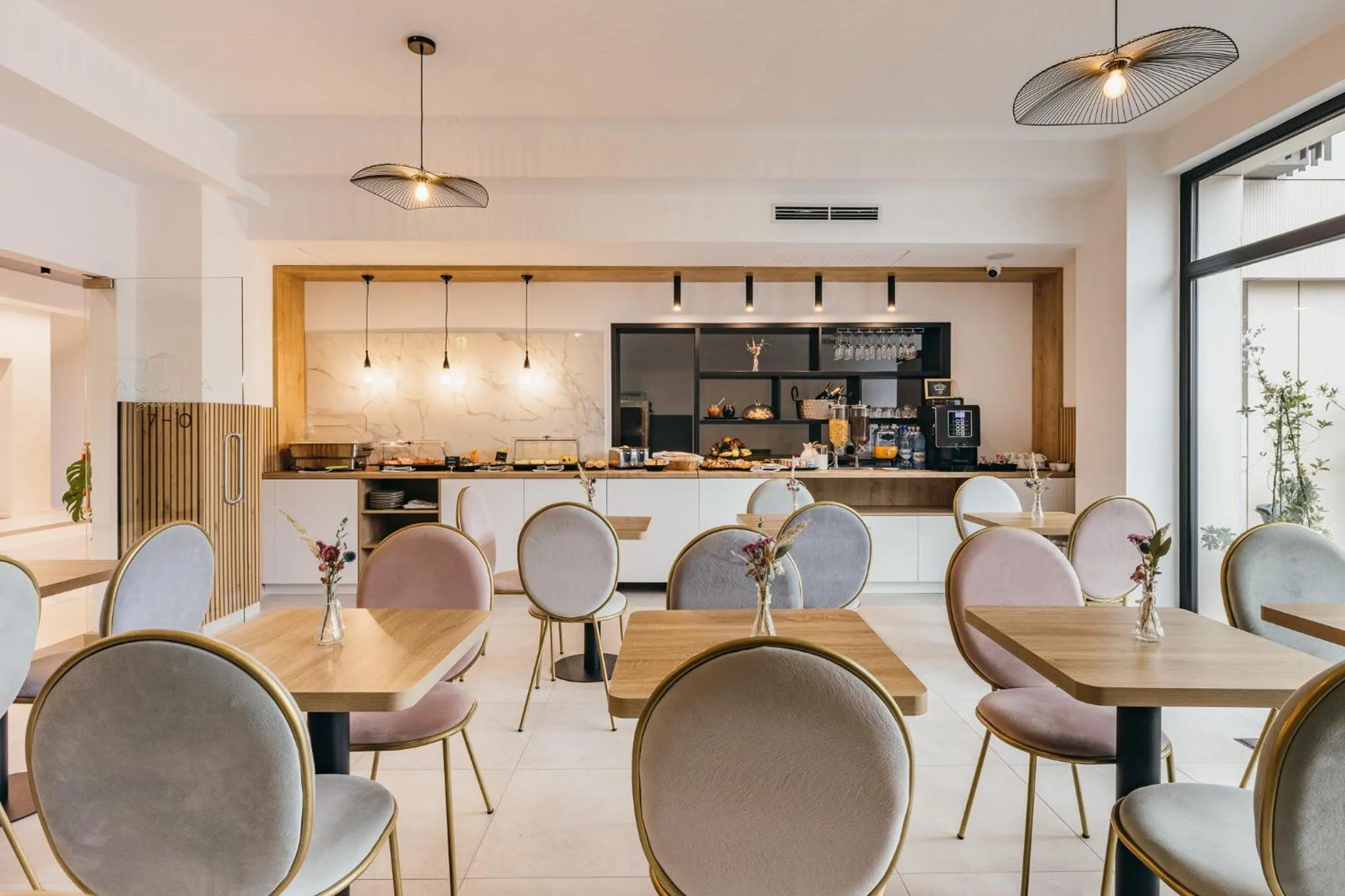 Restaurant/places to eat in HOTEL AGORA Mures