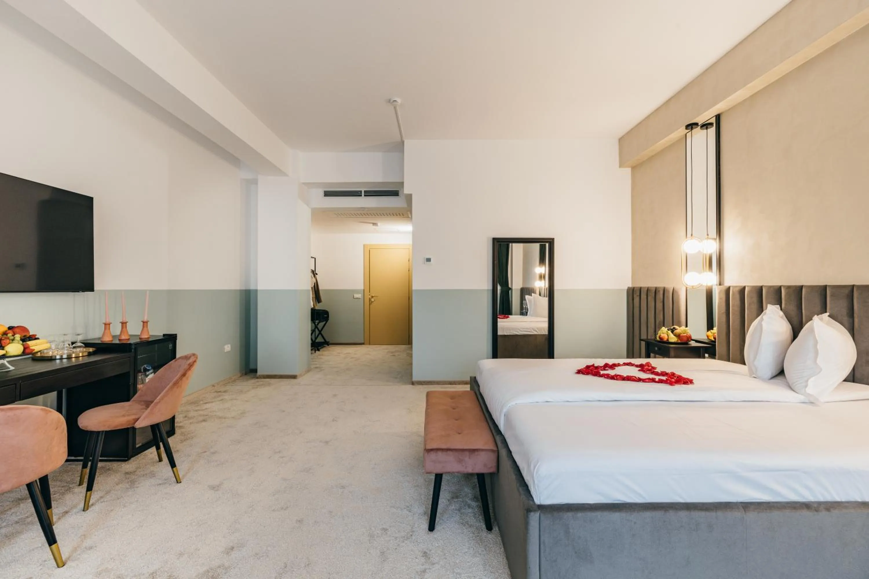 Photo of the whole room, Bed in HOTEL AGORA Mures