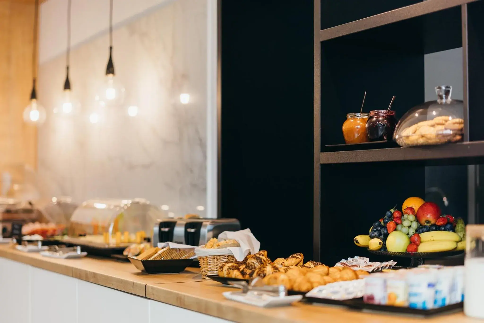 Food and drinks in HOTEL AGORA Mures Food and drinks in HOTEL AGORA Mures