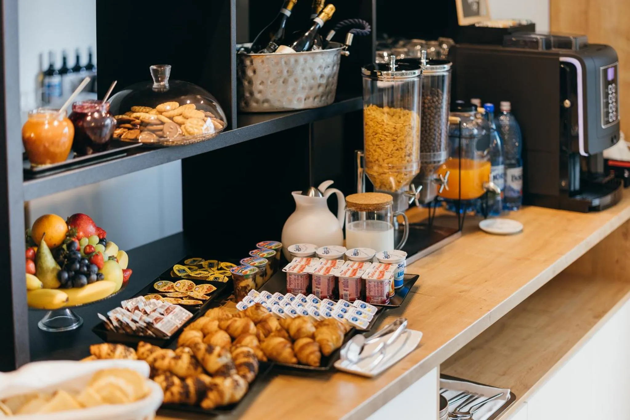 Food in HOTEL AGORA Mures