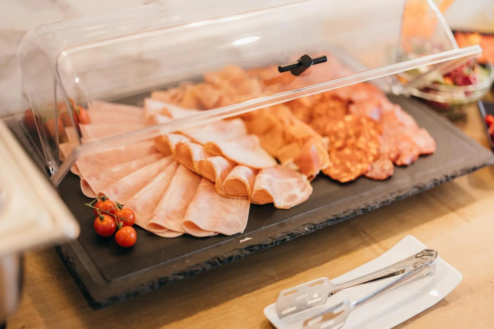 Food and drinks in HOTEL AGORA Mures