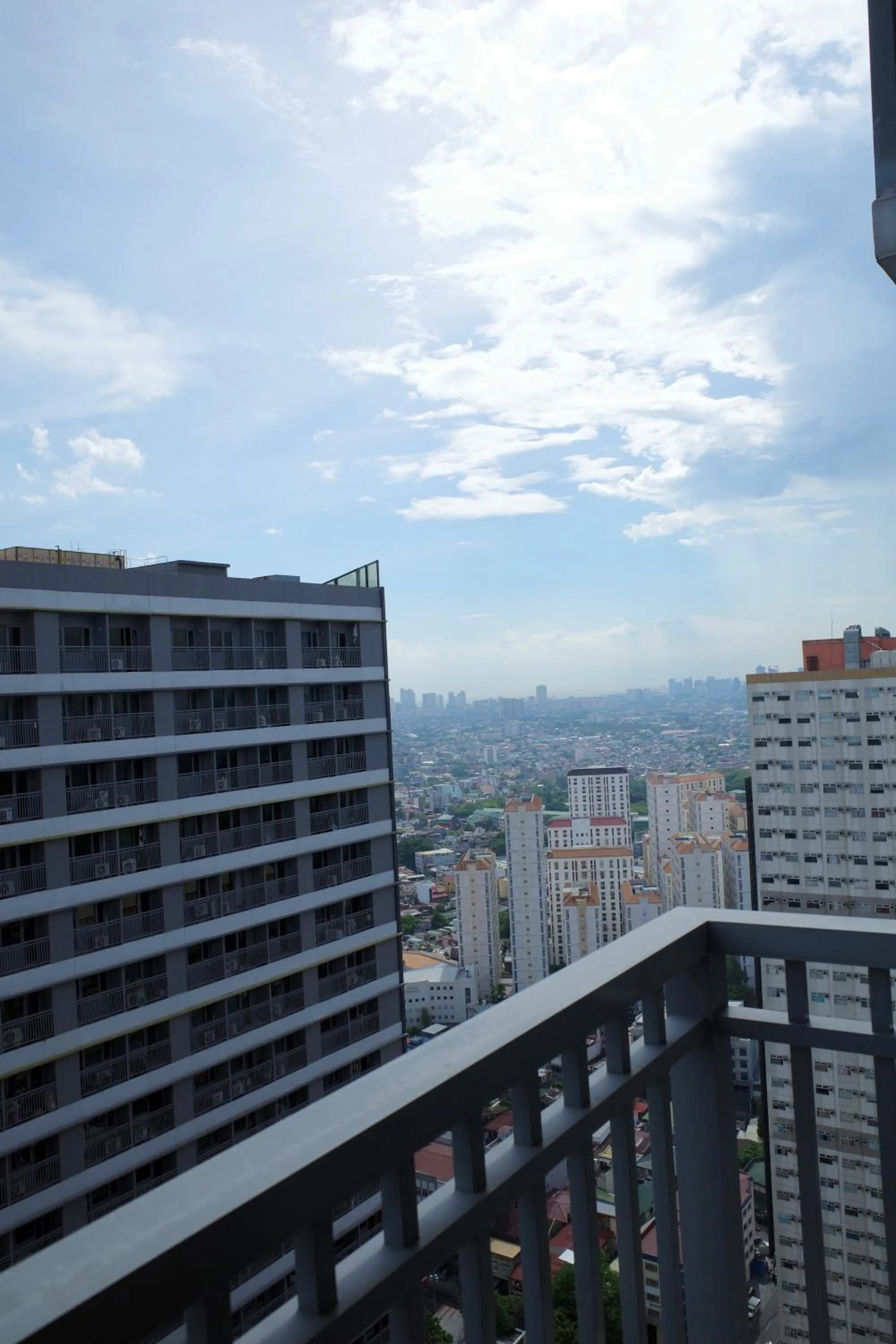 Day in KDstays - Fame Residences