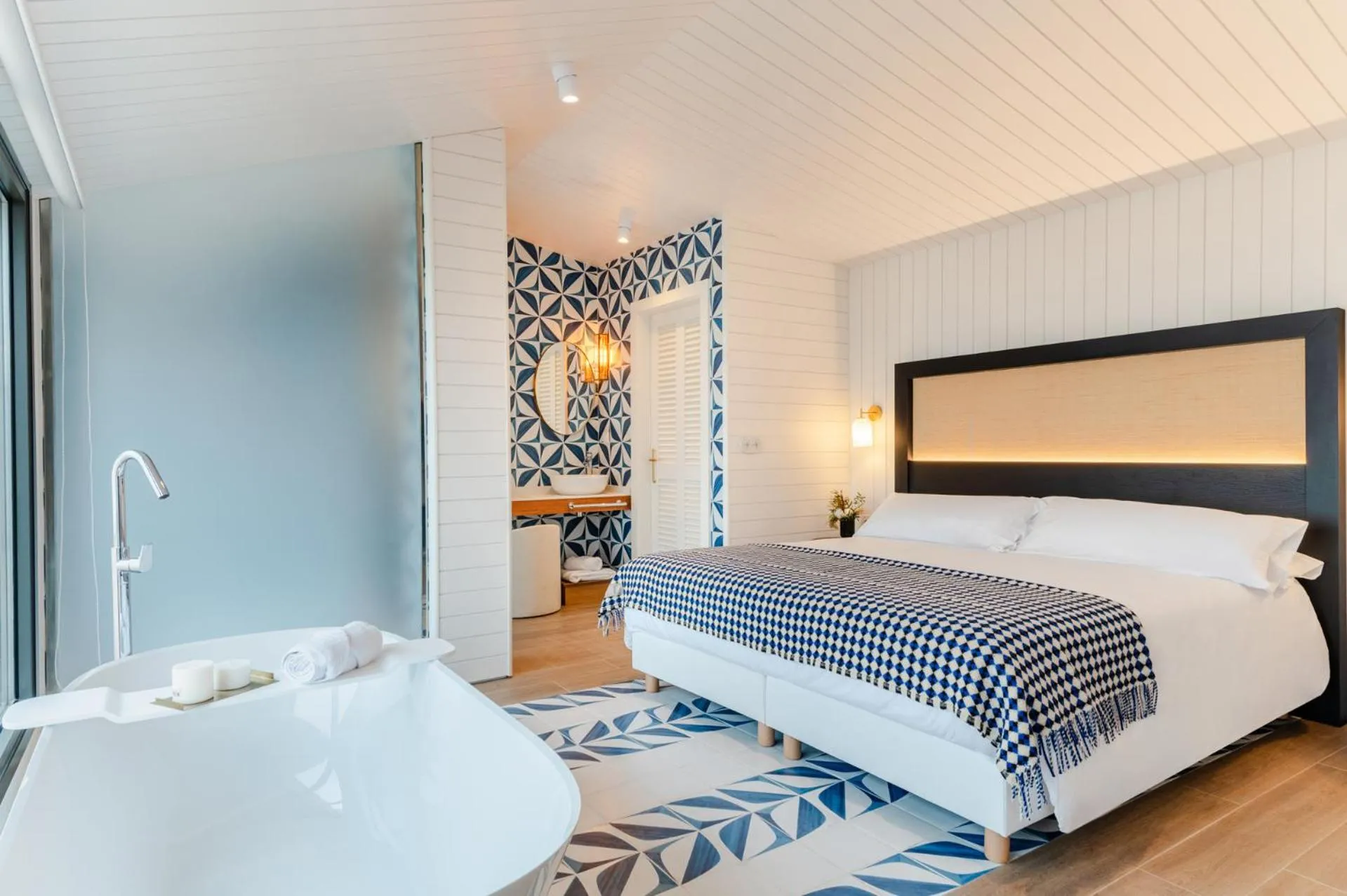 Suite in Hiru Uhinak