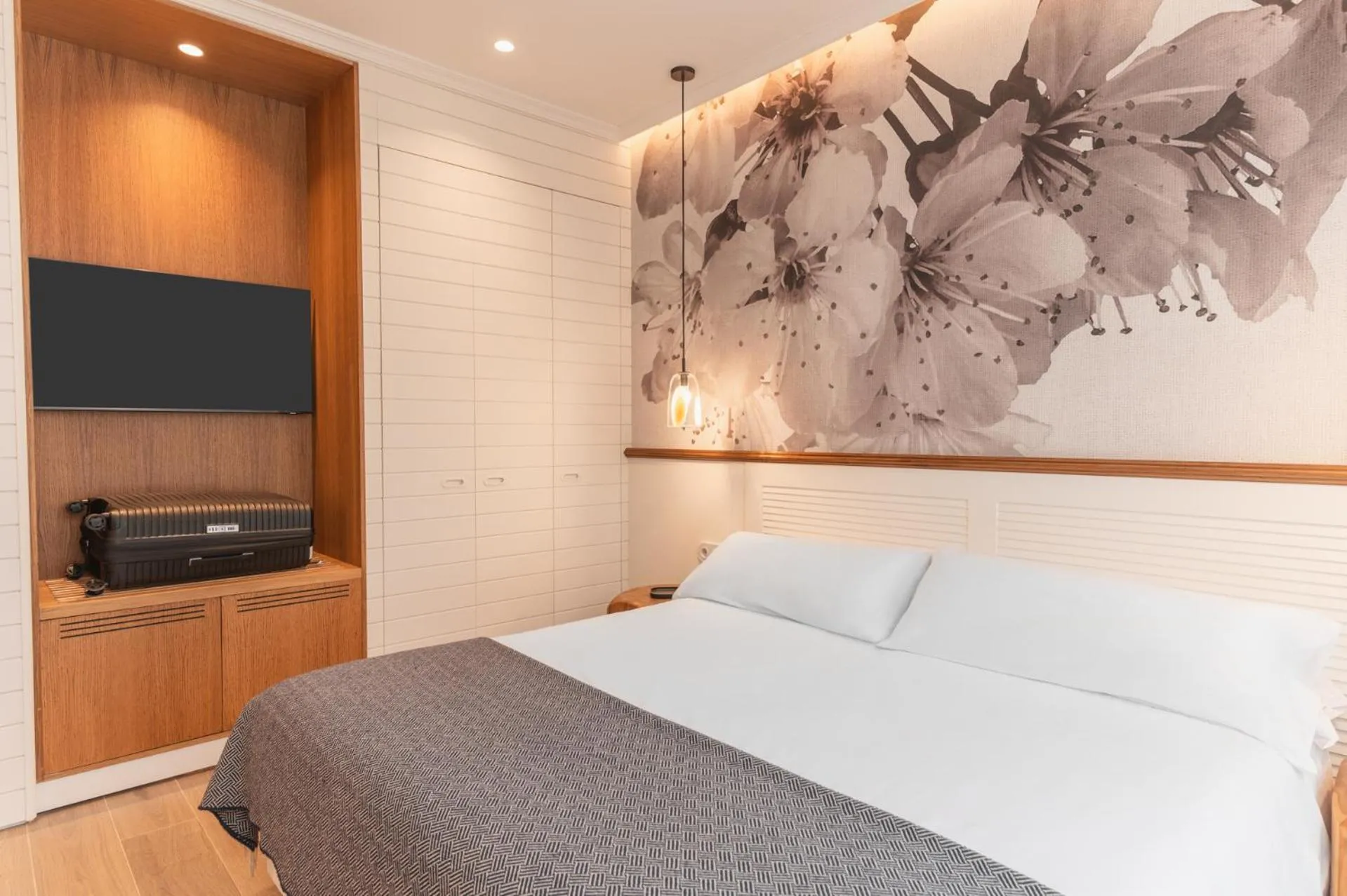 Double or Twin Room in Hiru Uhinak