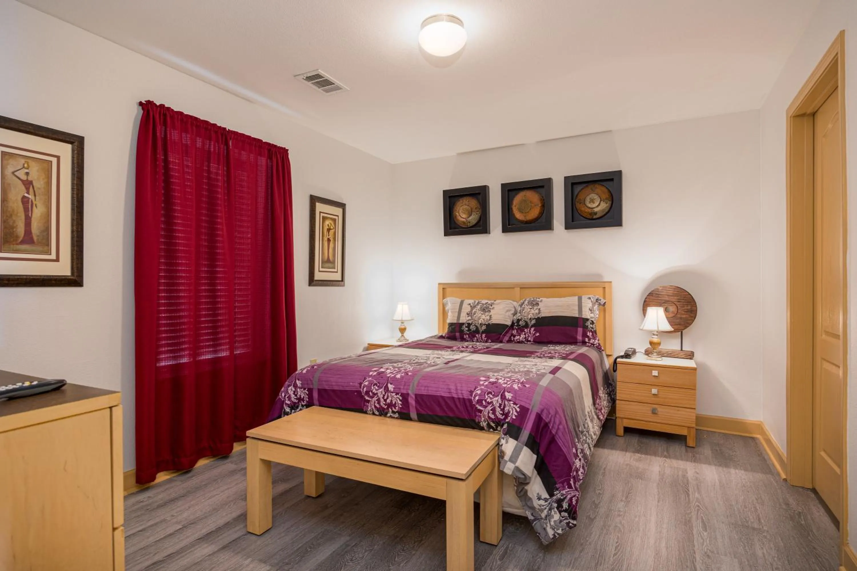 Bed in Mountain View Condo 1205 by Eden Crest