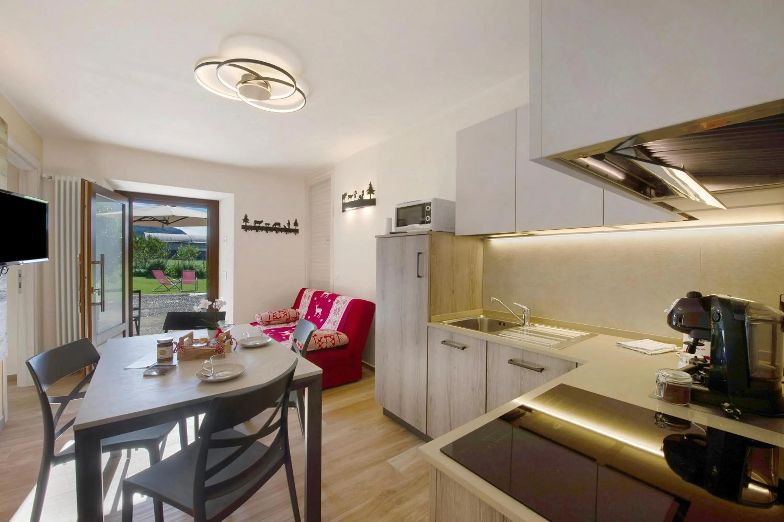 Two-Bedroom Deluxe Apartment with Garden View in Agriturismo La Grange