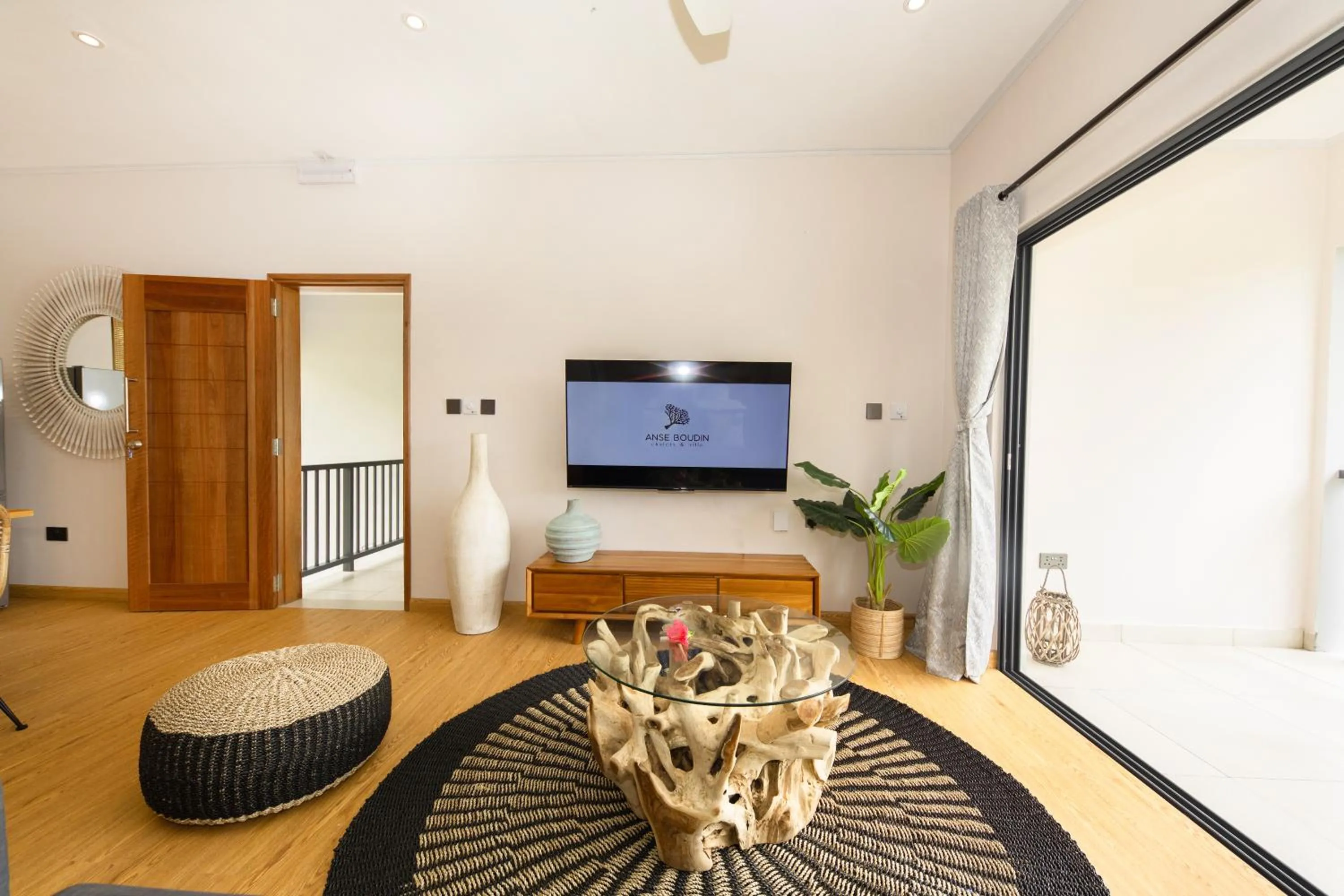 TV and multimedia in Anse Boudin Chalets