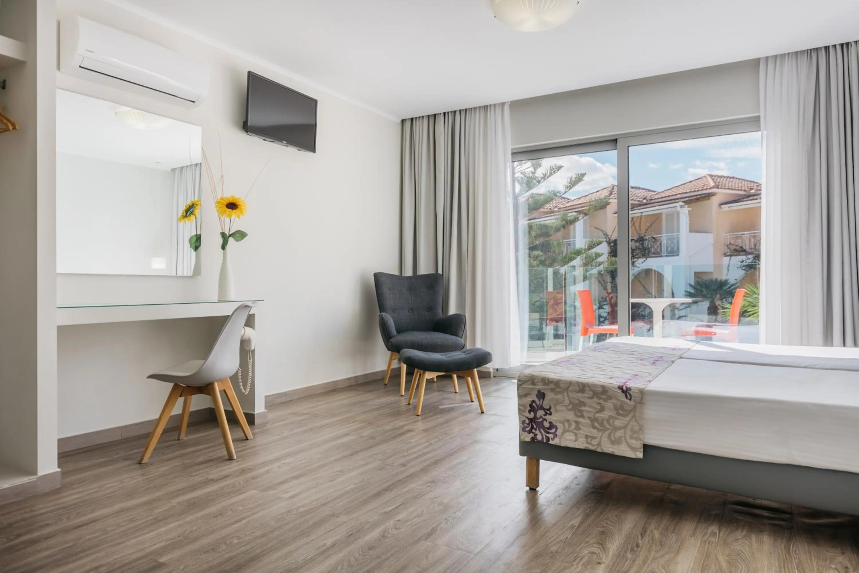 TV and multimedia in Sunrise Zante - Adults Only Hotel