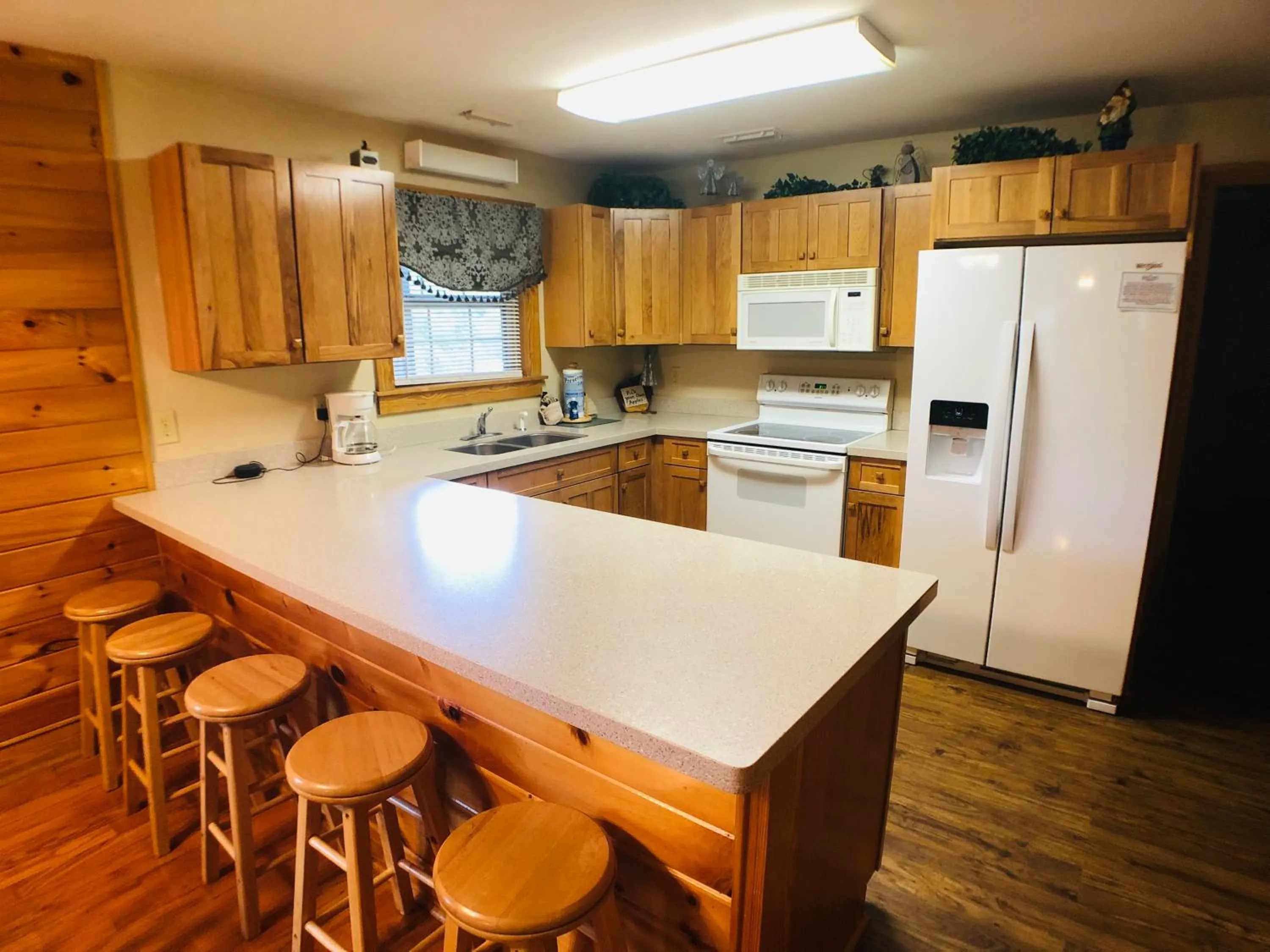 Briarstone Lodge Condo 13D by Eden Crest