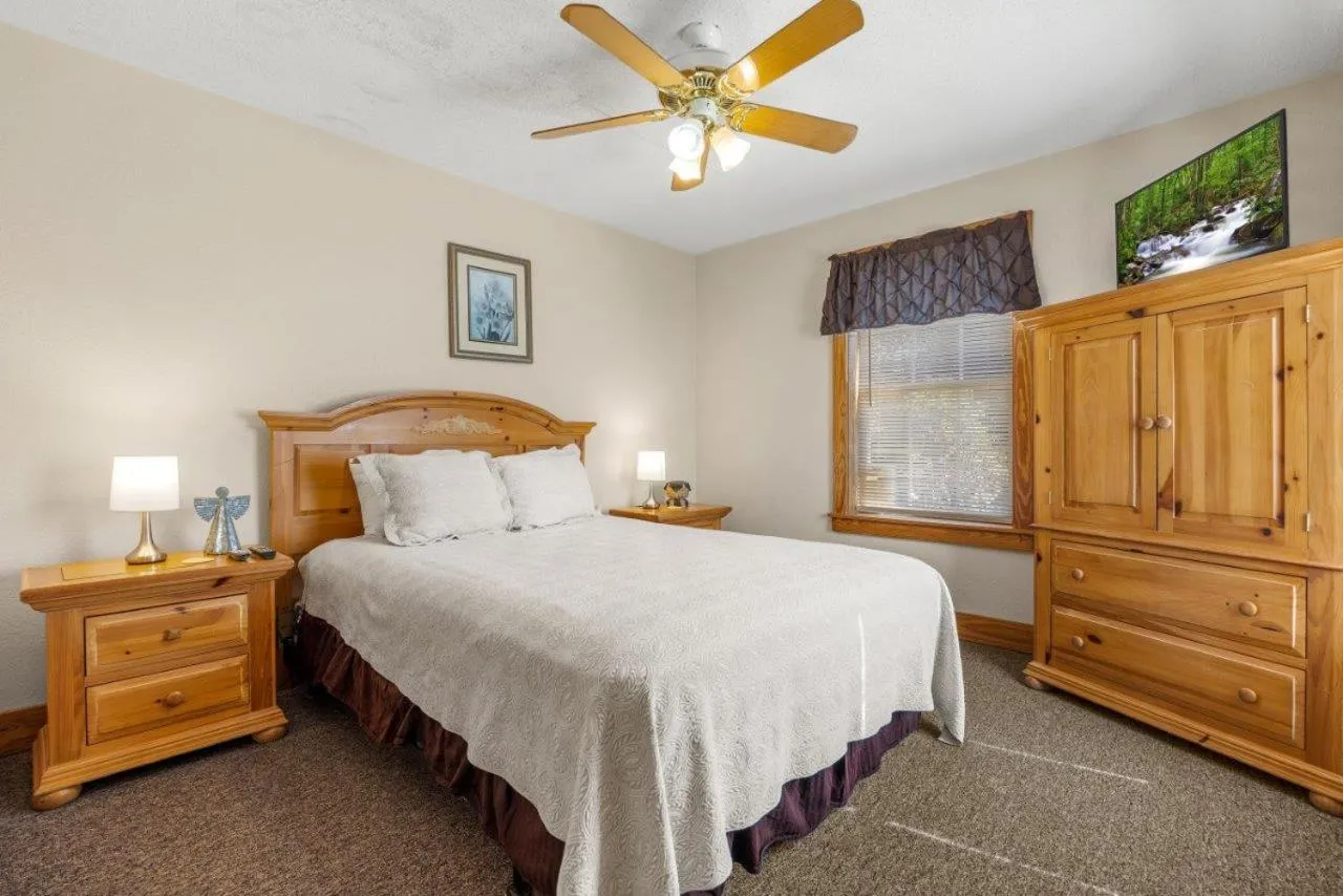 Bed in Poplar Point Condo Unit 12F by Eden Crest