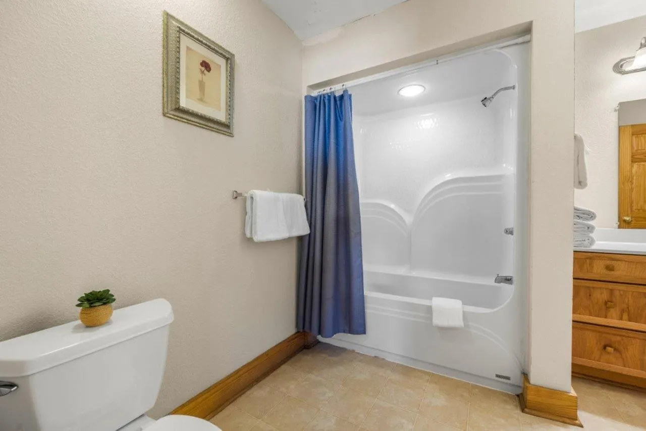 Poplar Point Condo Unit 12F by Eden Crest
