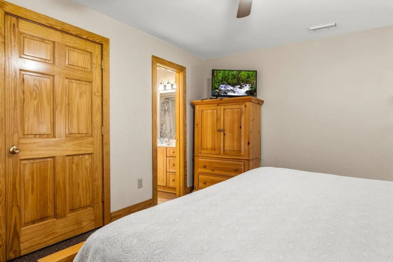 Bed in Poplar Point Condo Unit 12F by Eden Crest