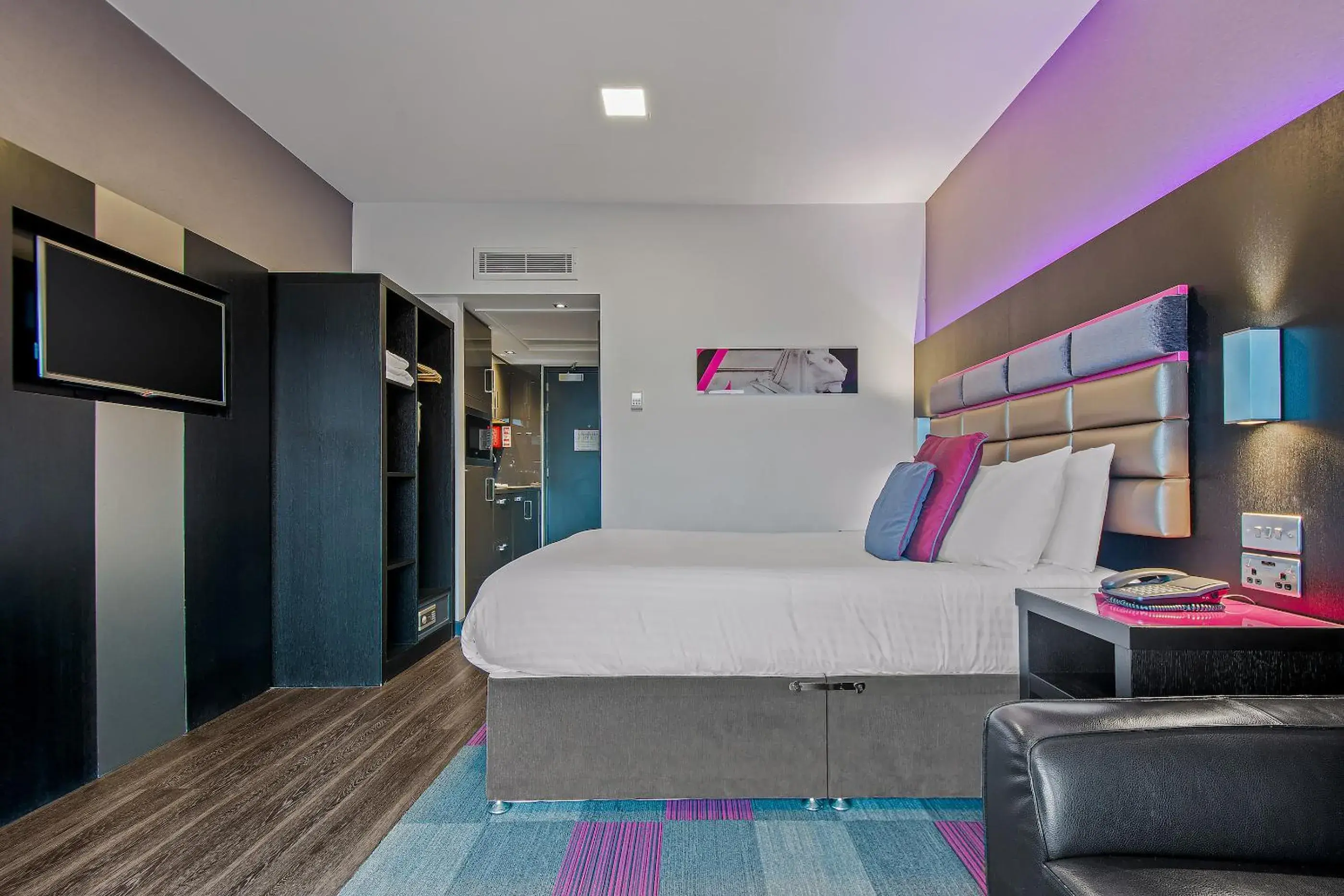 Bedroom, Bed in Roomzzz Nottingham City Bedroom, Bed in Roomzzz Nottingham City