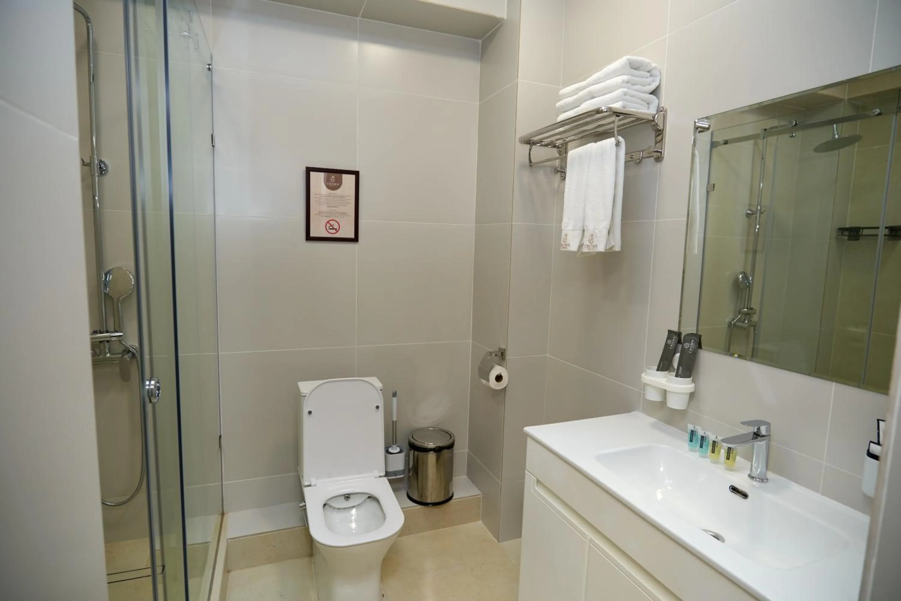 Shower in Crown Hotel