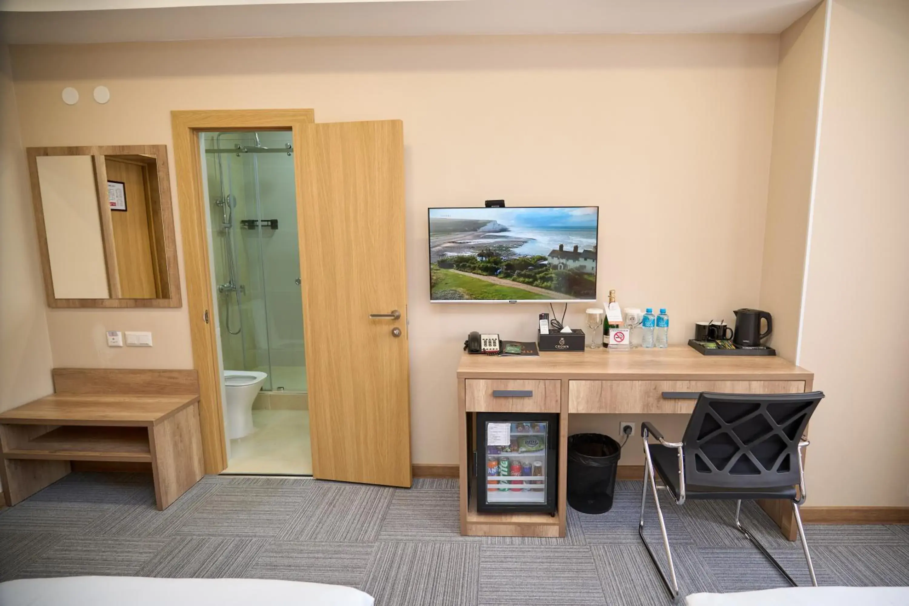 Twin Room in Crown Hotel Twin Room in Crown Hotel