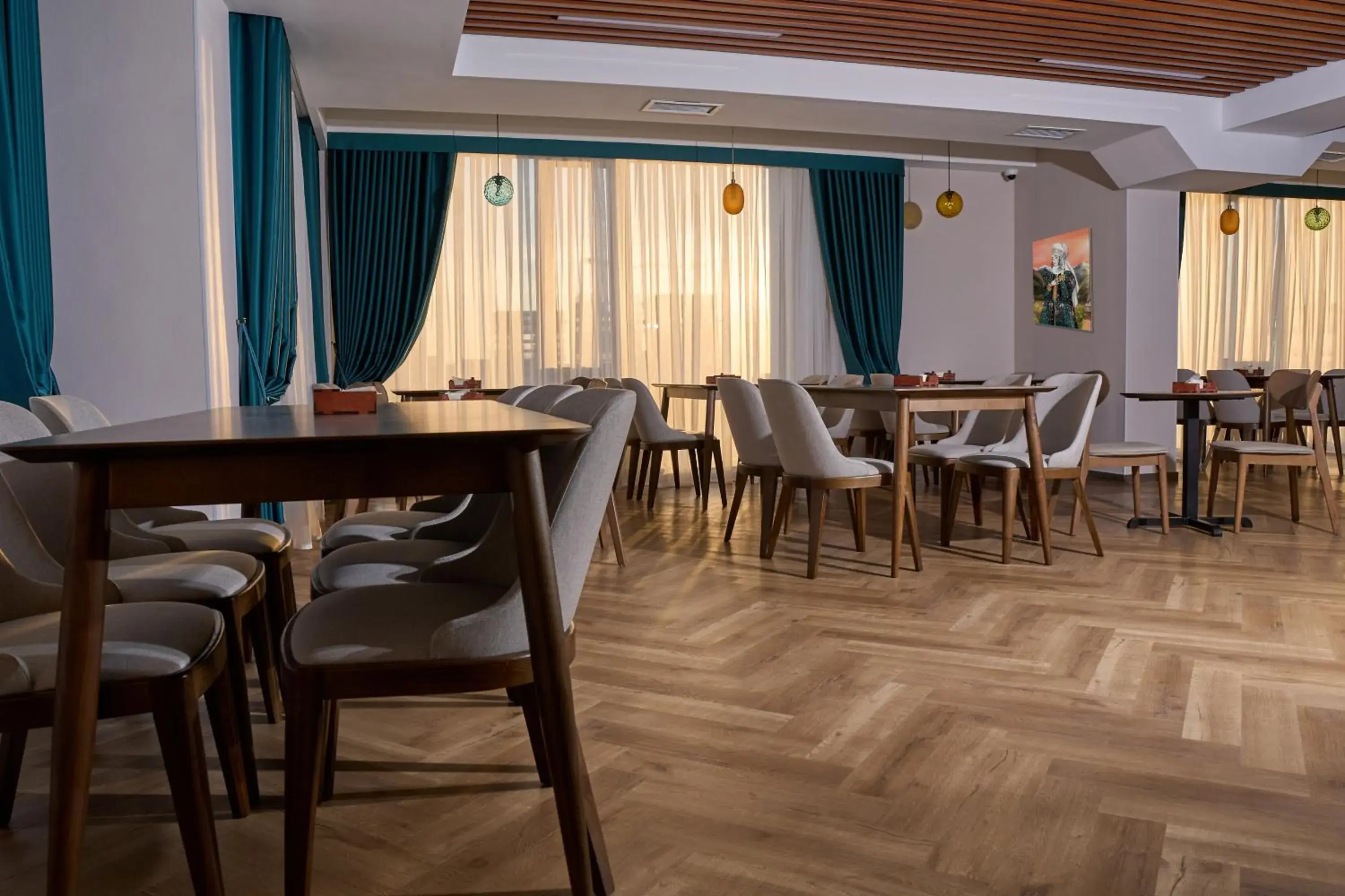 Restaurant/places to eat in Crown Hotel Restaurant/places to eat in Crown Hotel