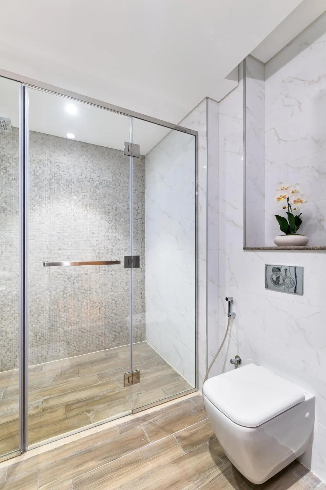 Shower in GLOBALSTAY J One Tower Apartments at Pearl of UAE