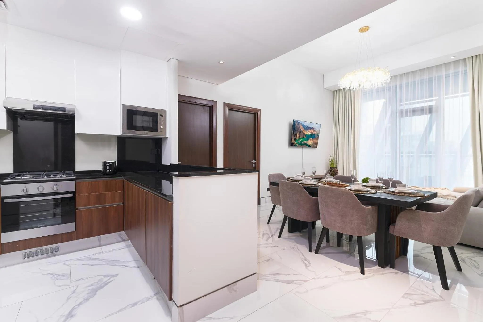 Kitchen or kitchenette in GLOBALSTAY J One Tower Apartments at Pearl of UAE
