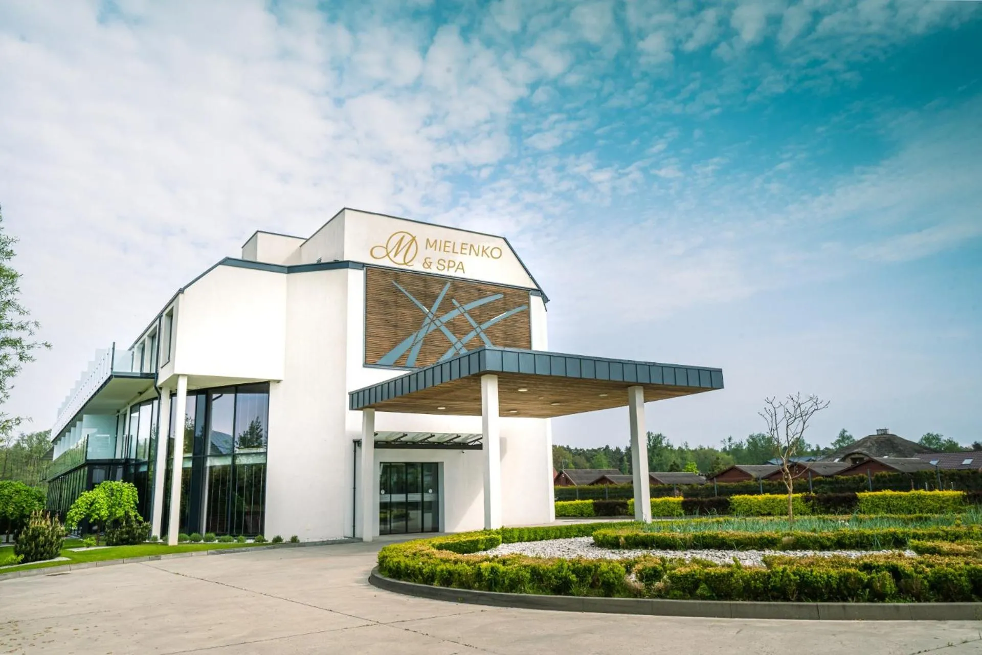 Property building in Mielenko & Spa ex Baltin Hotel