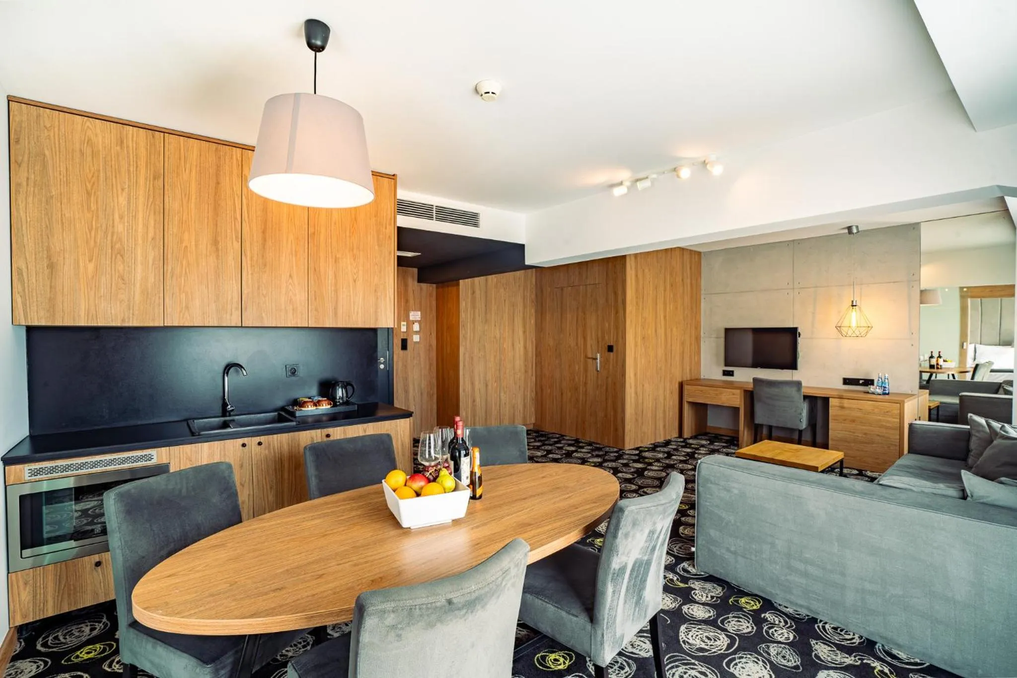 Communal lounge/ TV room in Mielenko & Spa ex Baltin Hotel