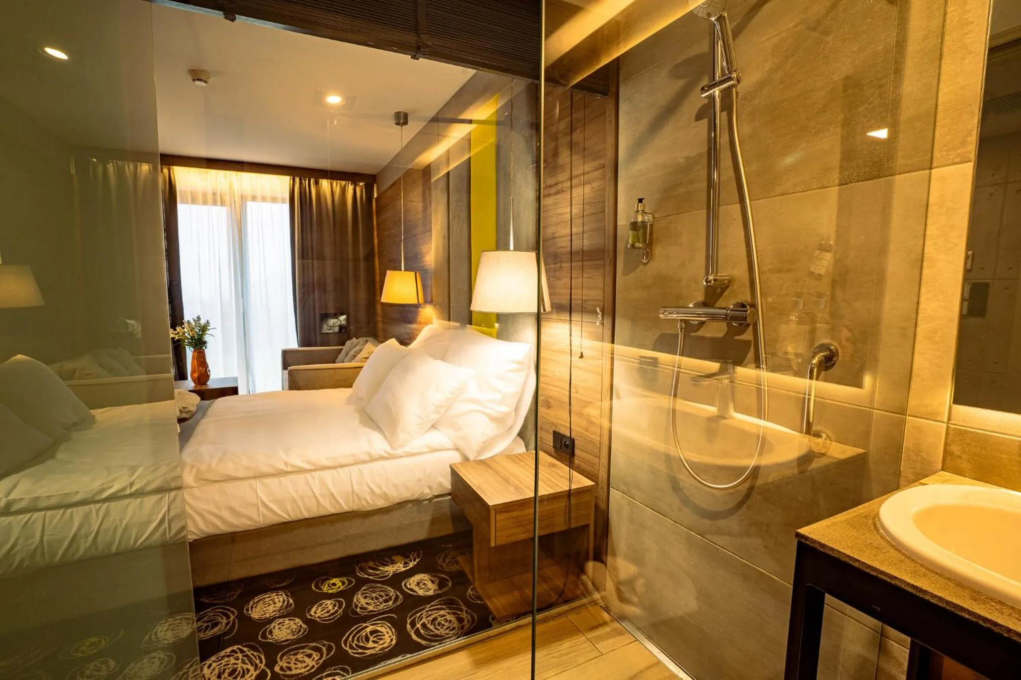 Shower, Bed in Mielenko & Spa ex Baltin Hotel