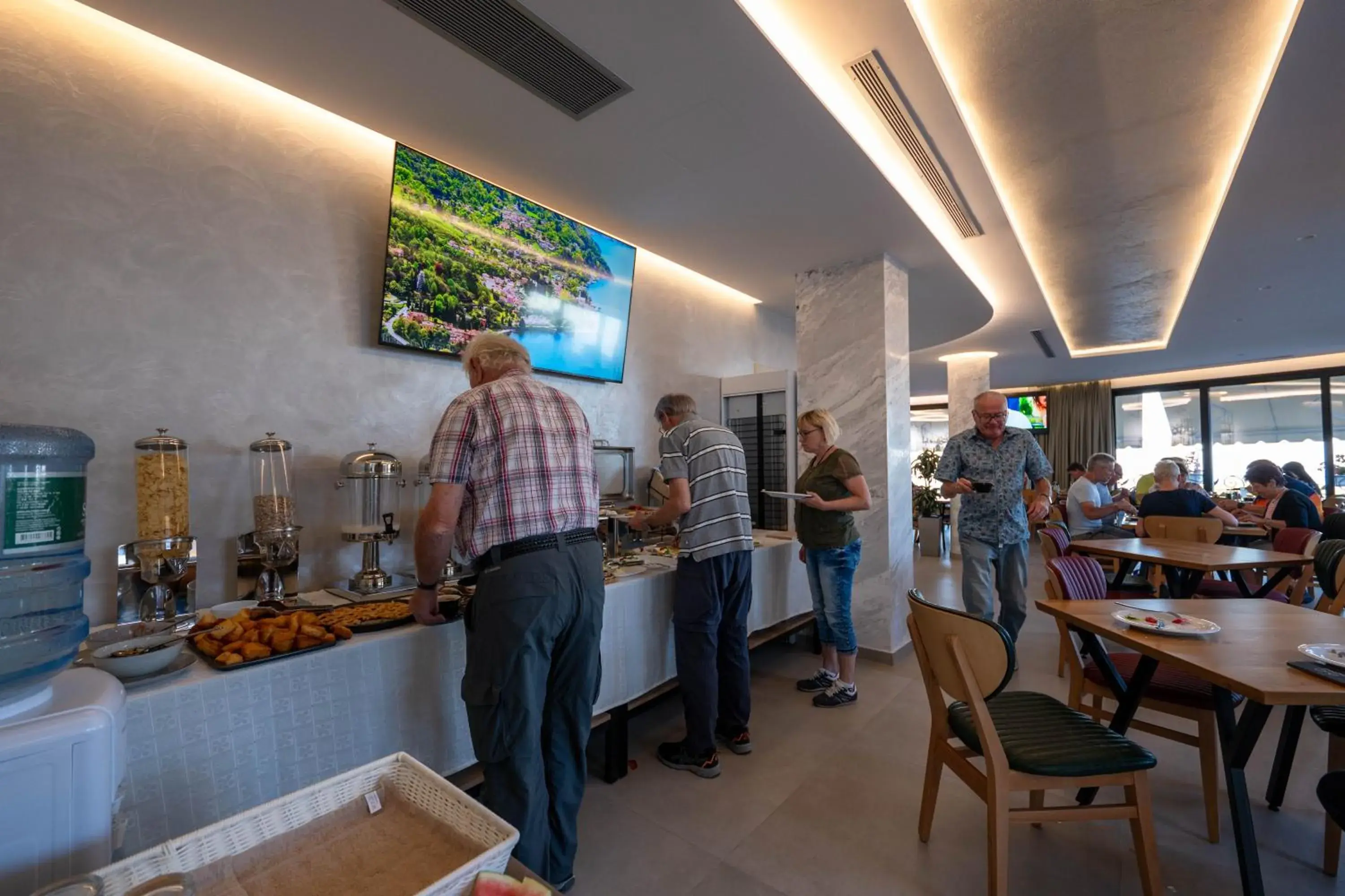 Restaurant/places to eat in Hotel Dior Restaurant/places to eat in Hotel Dior