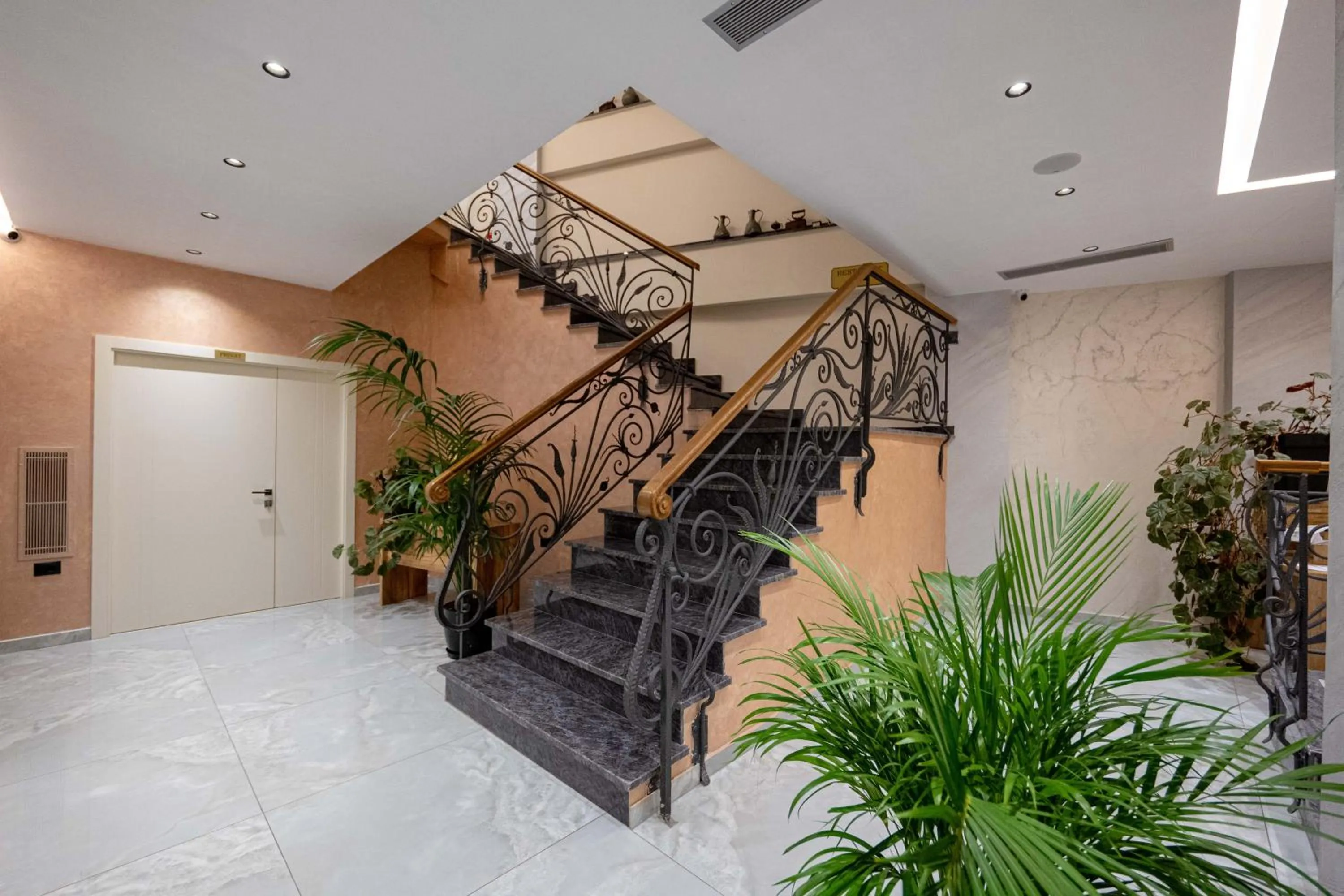 elevator in Hotel Dior