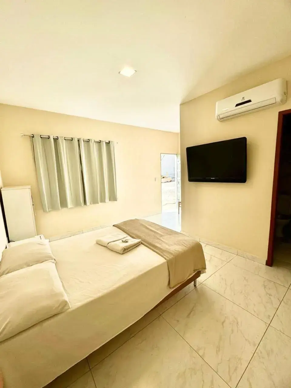 Deluxe Queen Studio - single occupancy in Hotel Casa Grande Deluxe Queen Studio - single occupancy in Hotel Casa Grande