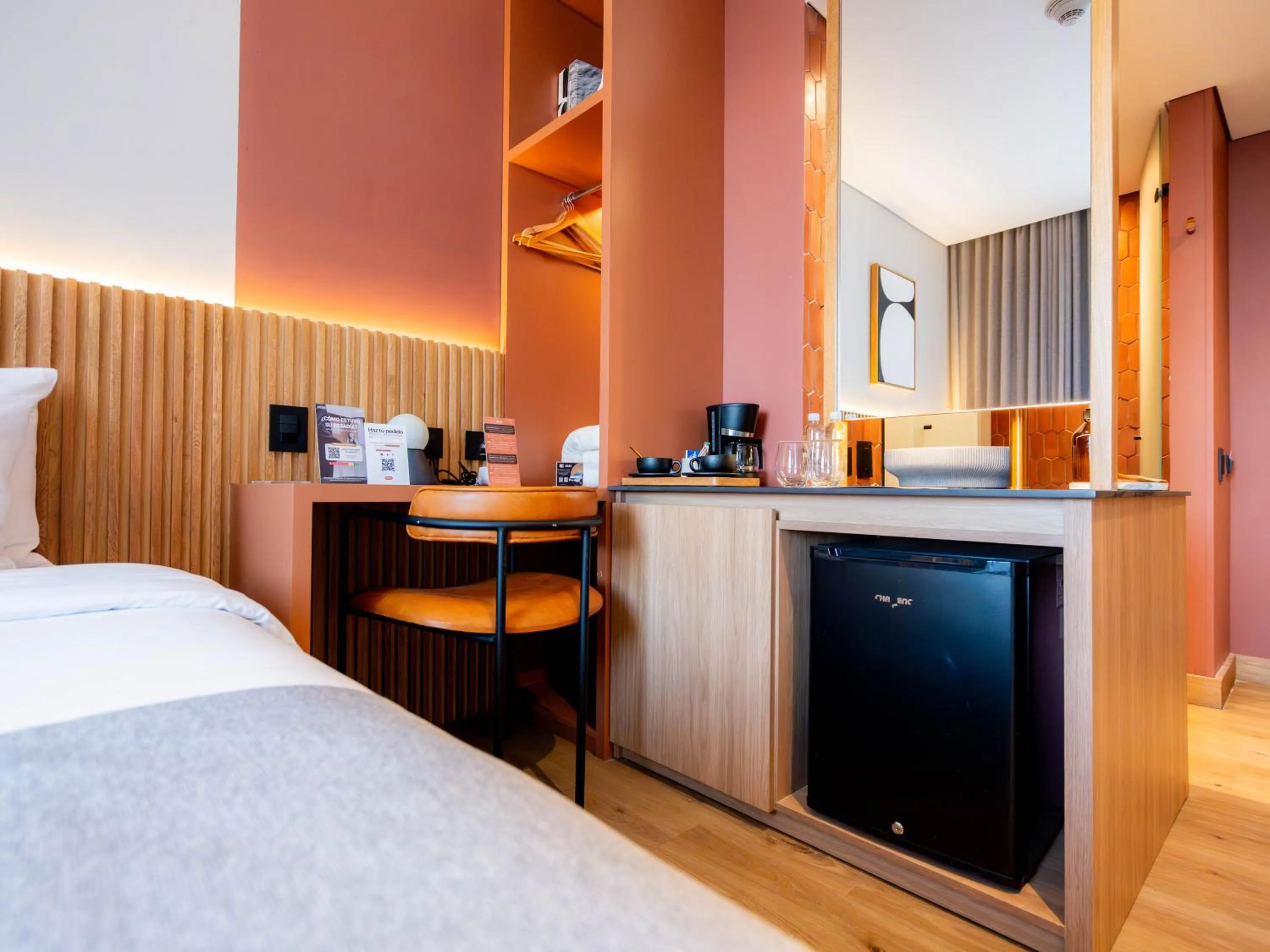 Seating area, Bed in Heiss Hotel By Jalo