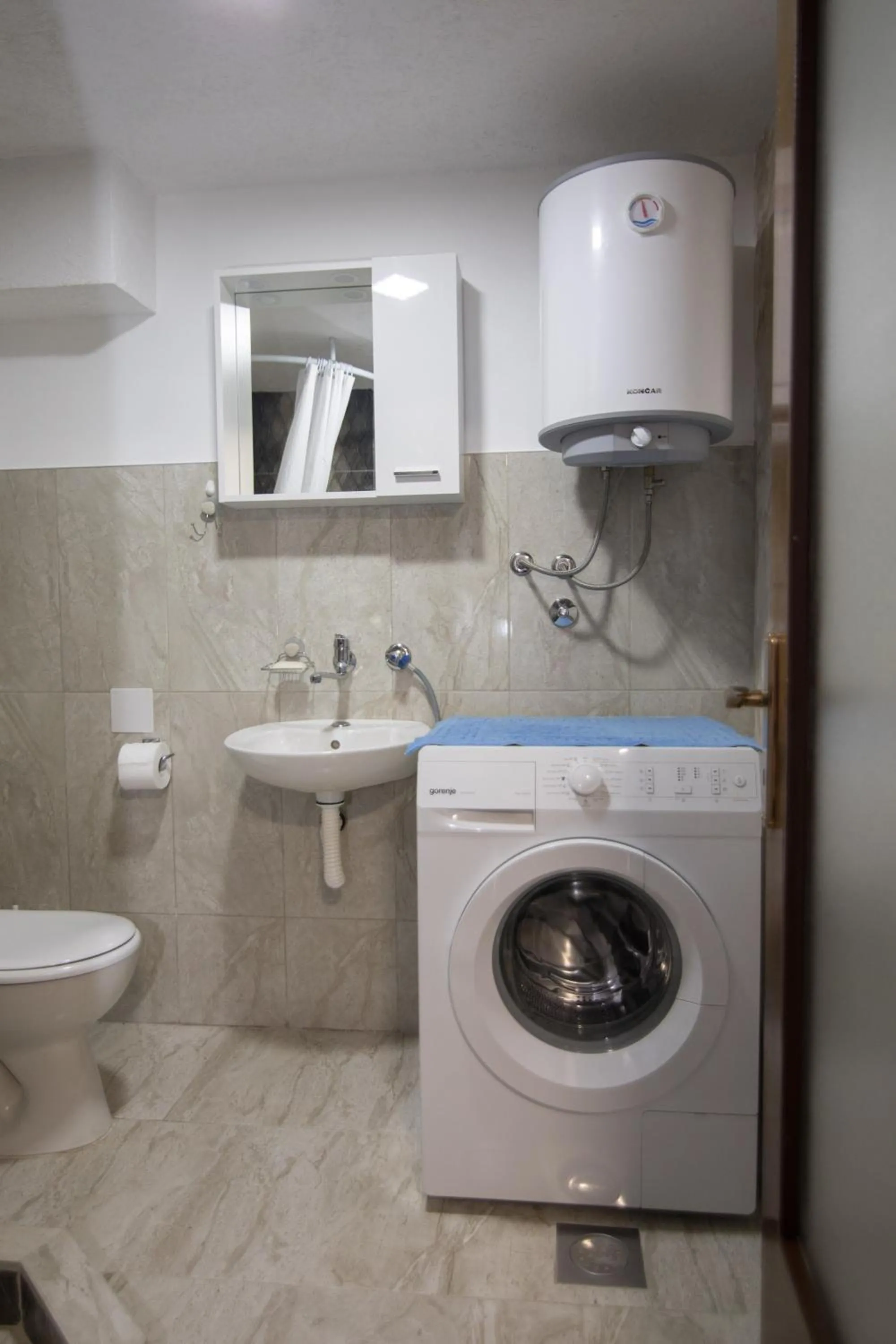 Toilet in Apartman Božur