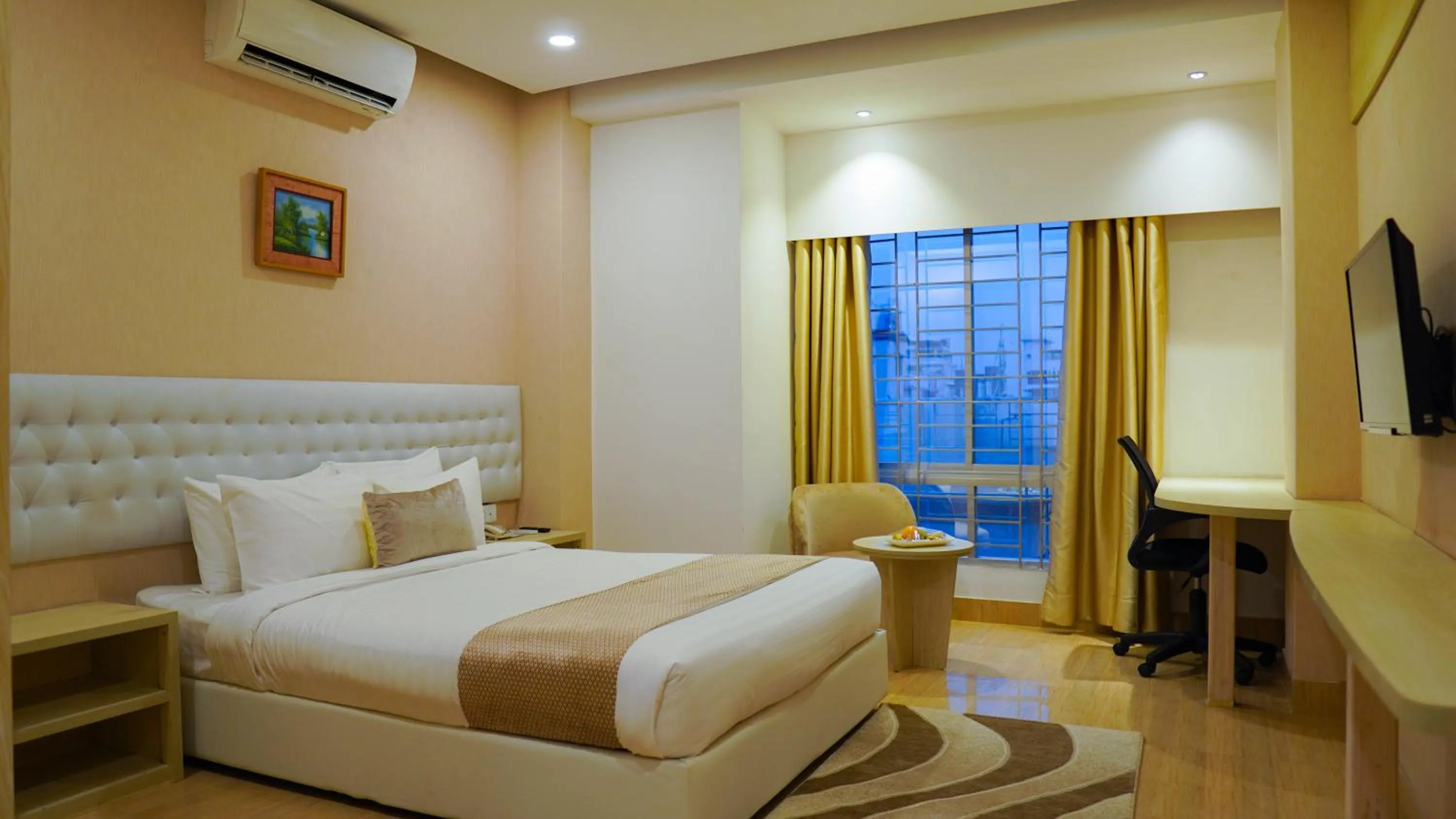 Living room, Bed in Grand Vistana