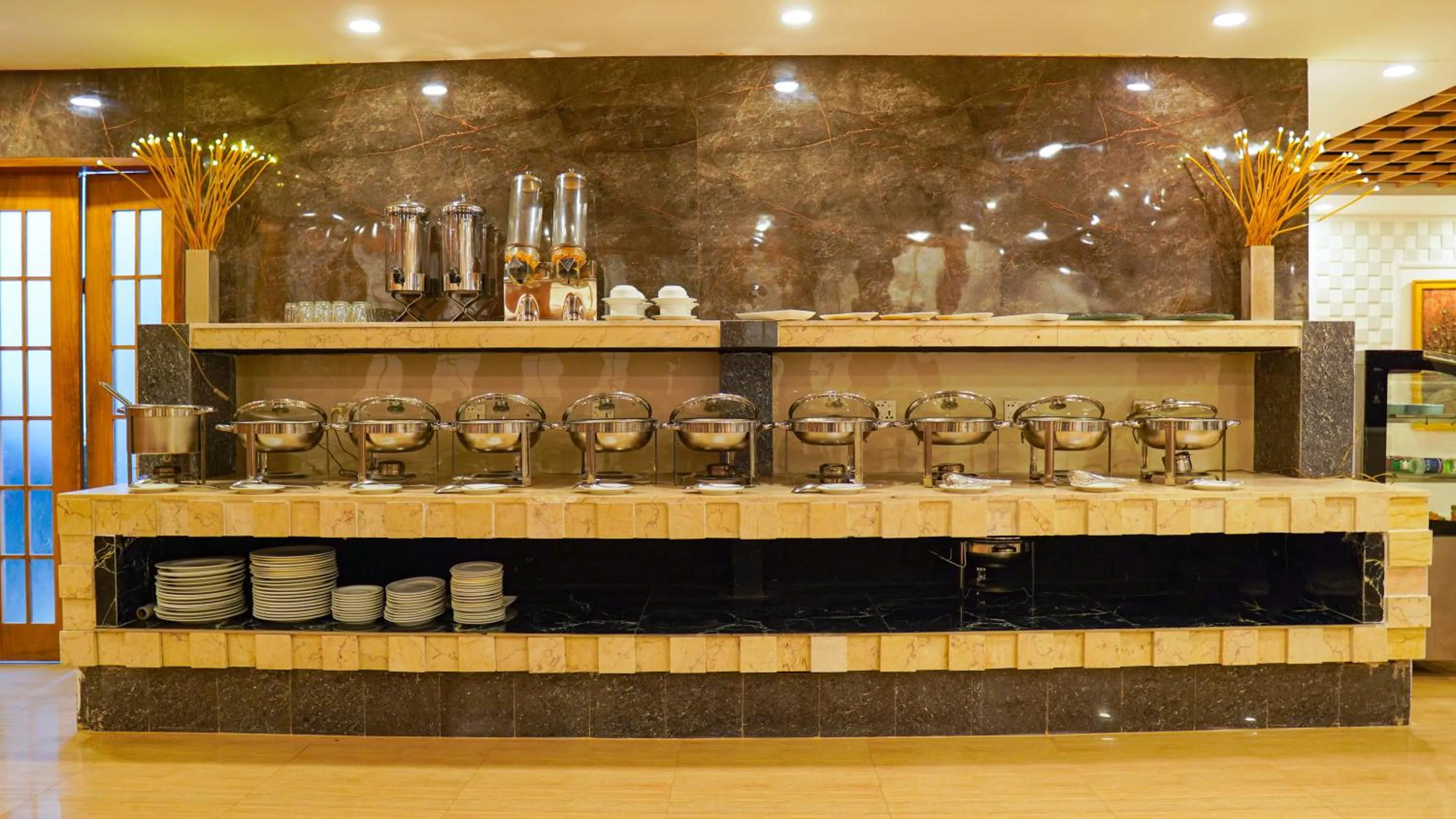 Restaurant/places to eat in Grand Vistana