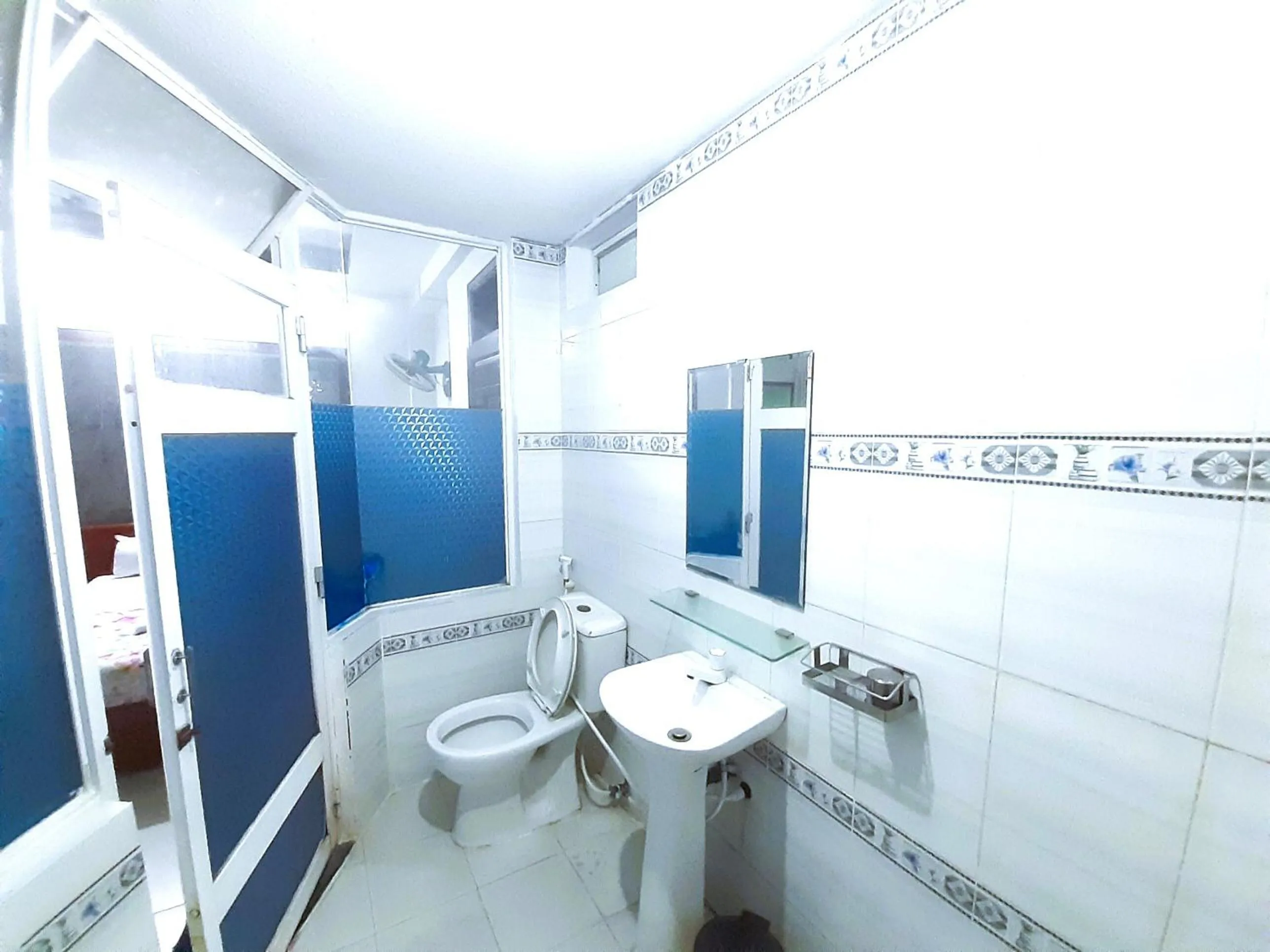 Bathroom in Cam Tho Hotel