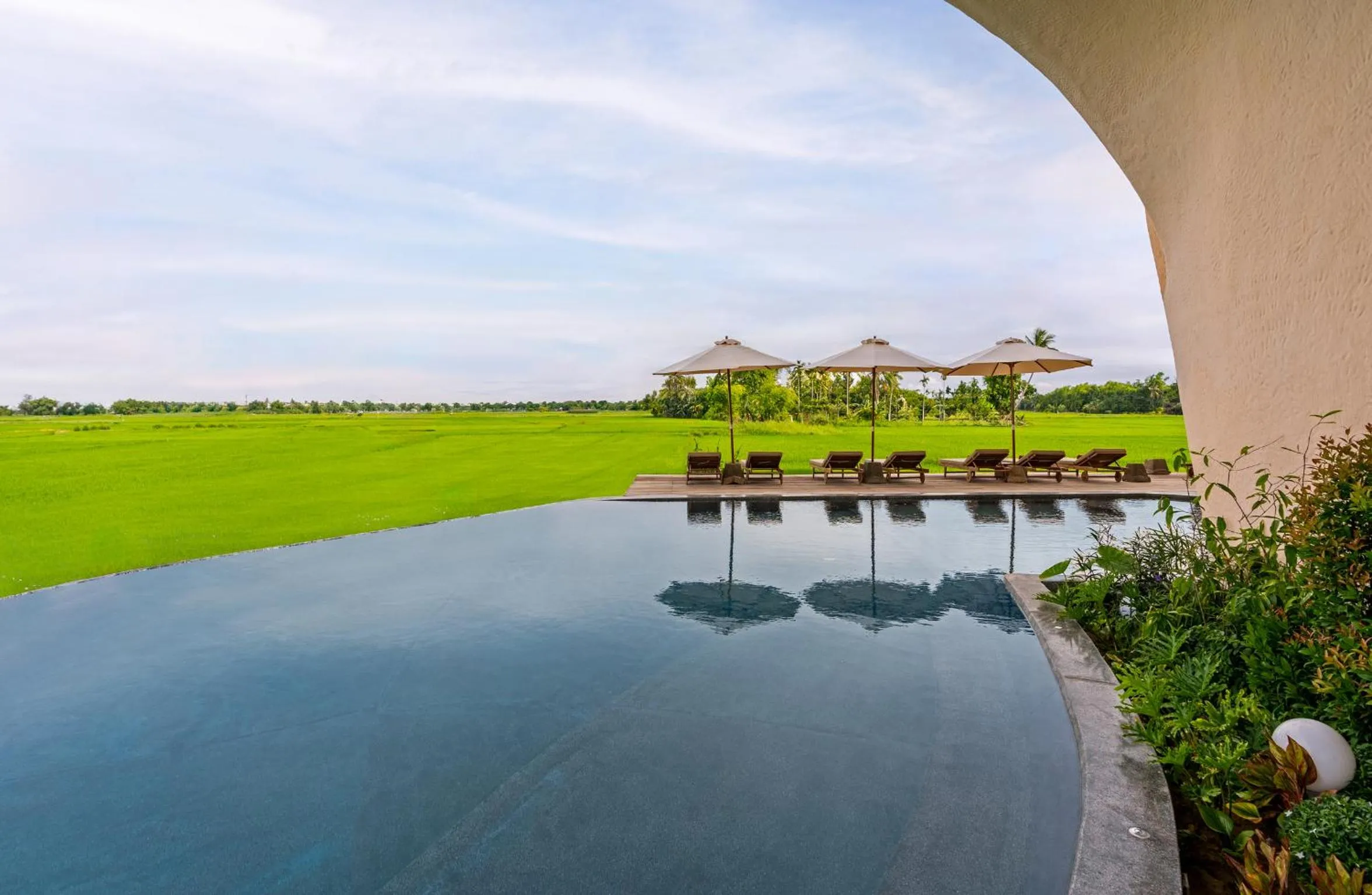 Swimming pool in Reu Boutique Hotel