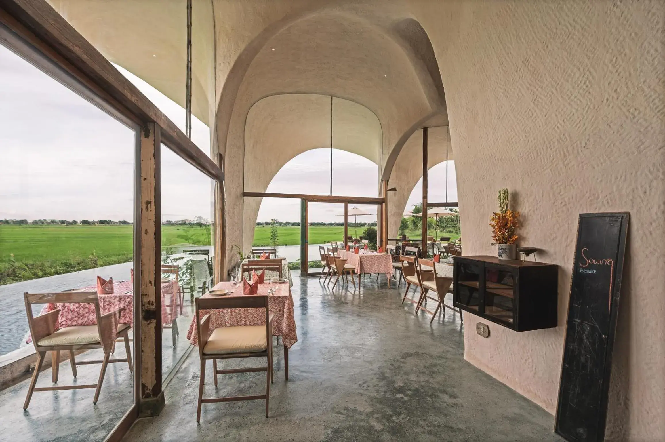 Restaurant/places to eat in Reu Boutique Hotel Restaurant/places to eat in Reu Boutique Hotel