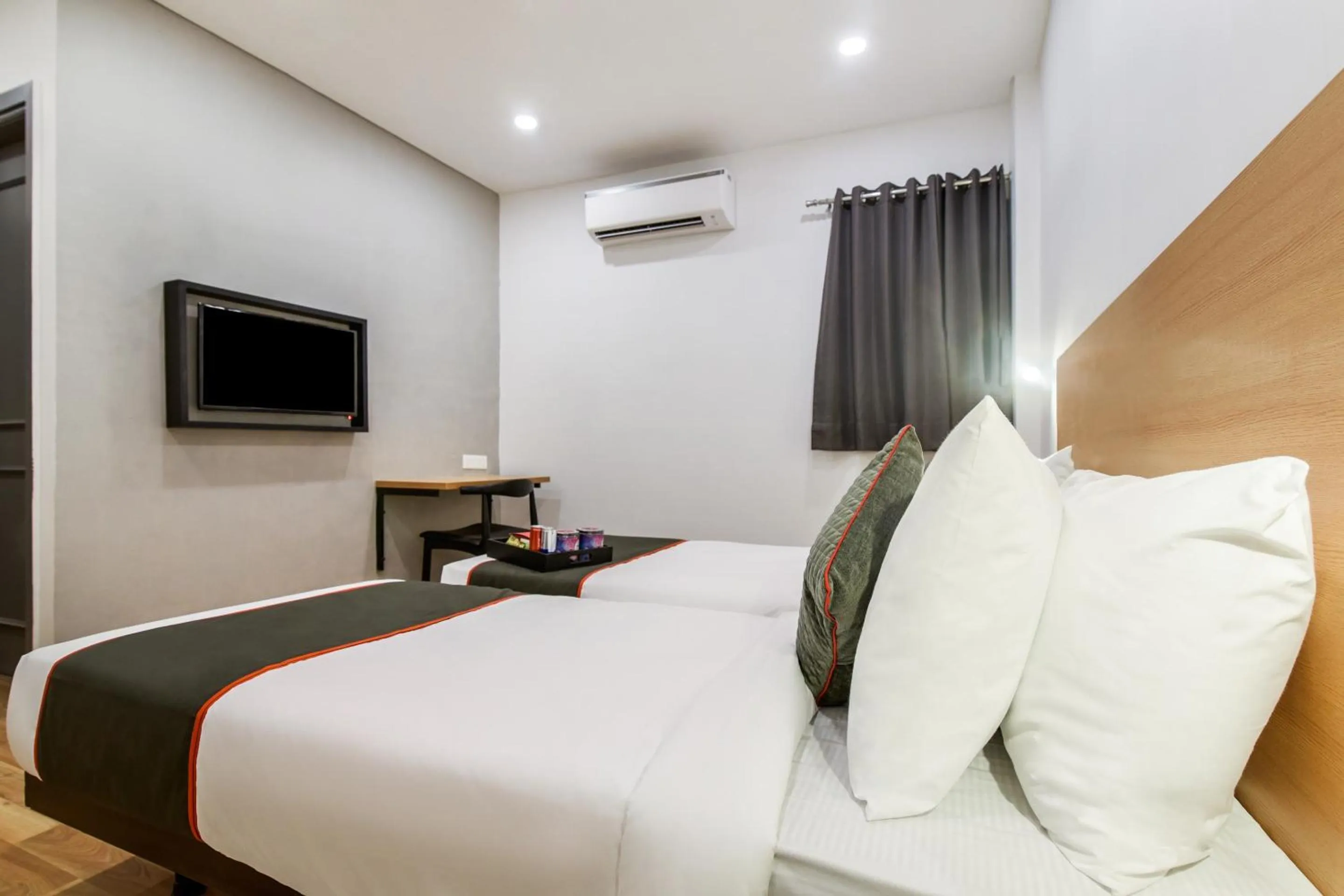 Bedroom, Bed in Townhouse 094 HOTEL MORO