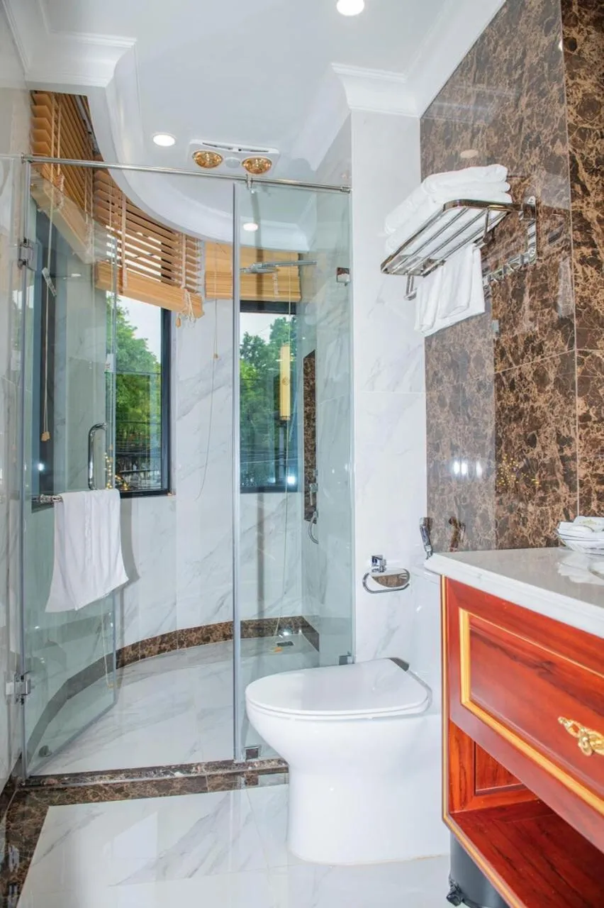 Shower in Hotel Los Angeles