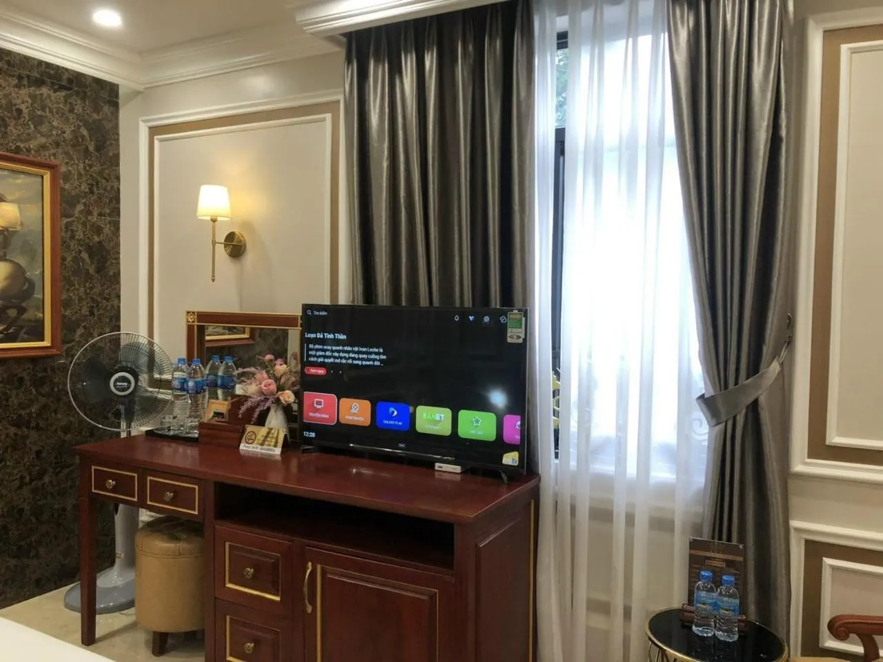 TV and multimedia in Hotel Los Angeles