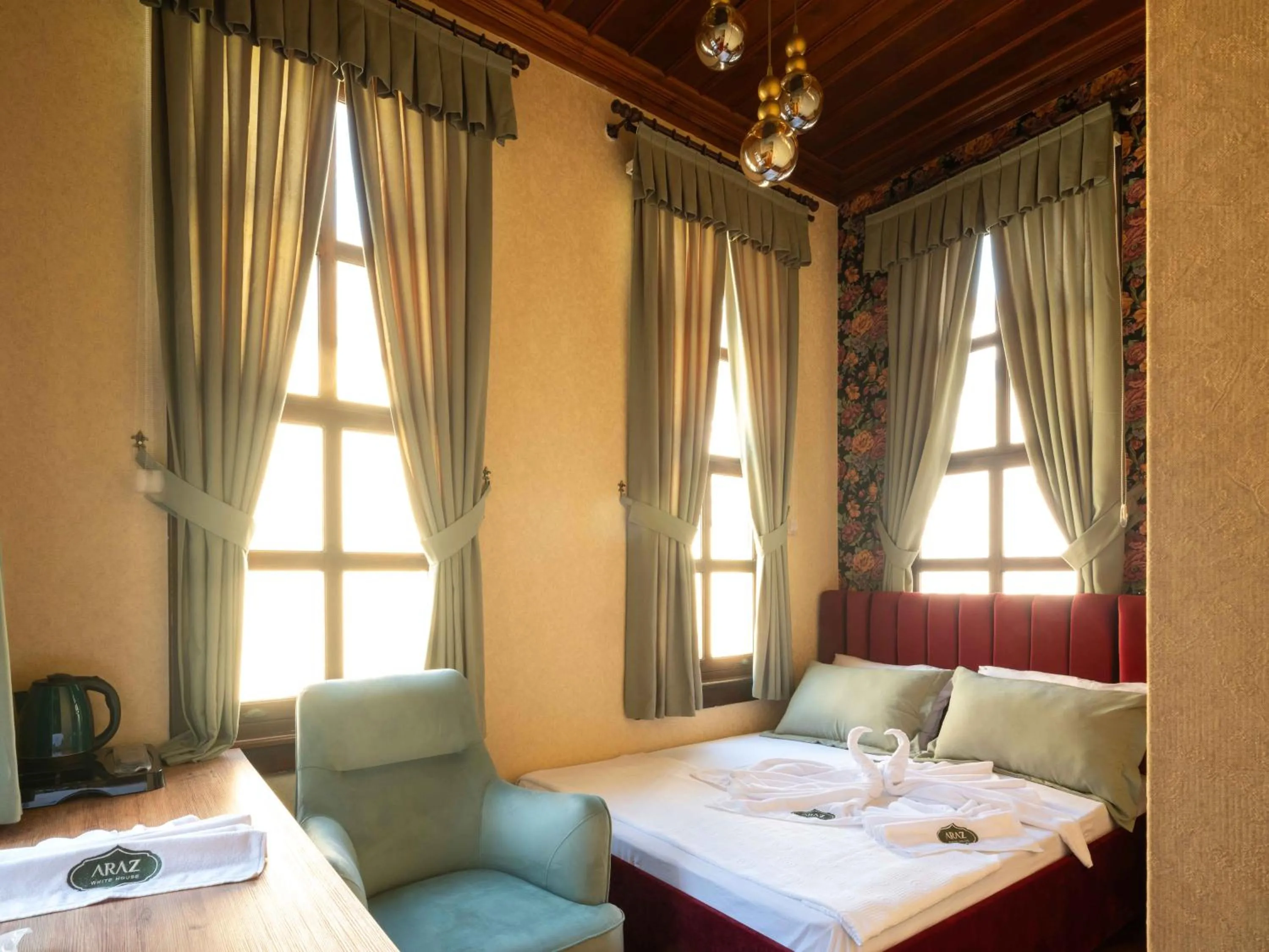 Bed in Araz White House