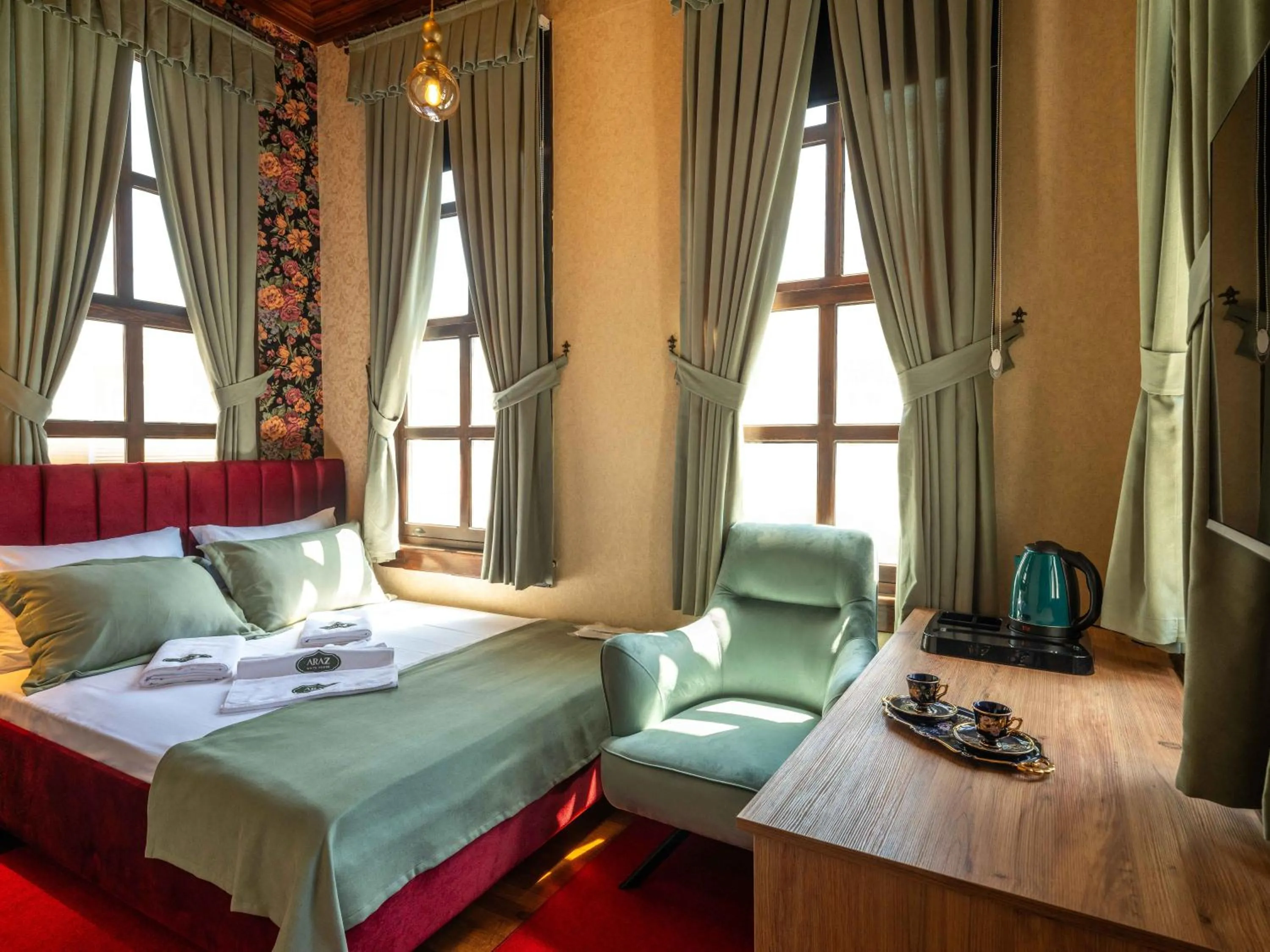 Property building, Bed in Araz White House