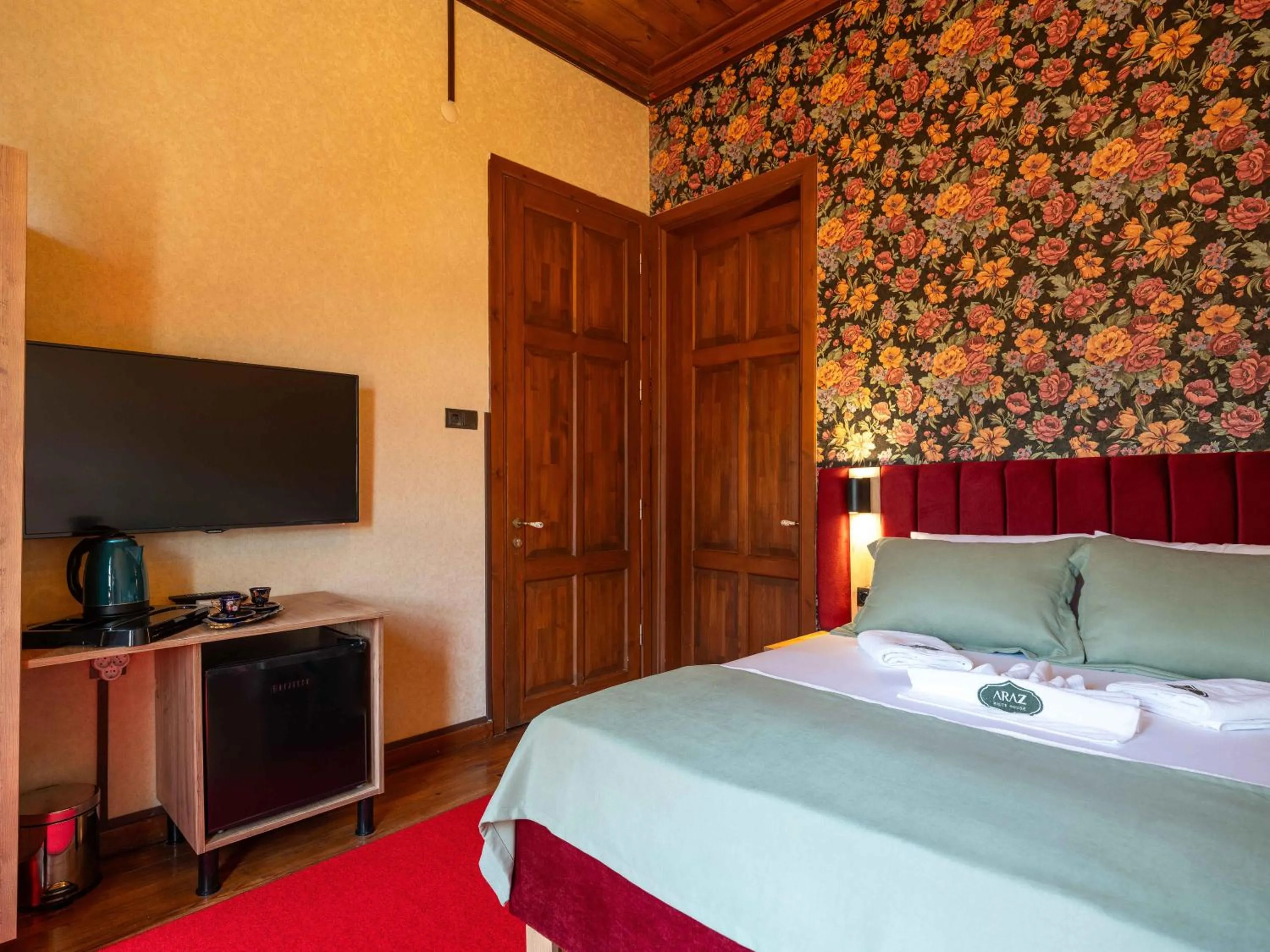 Bed in Araz White House