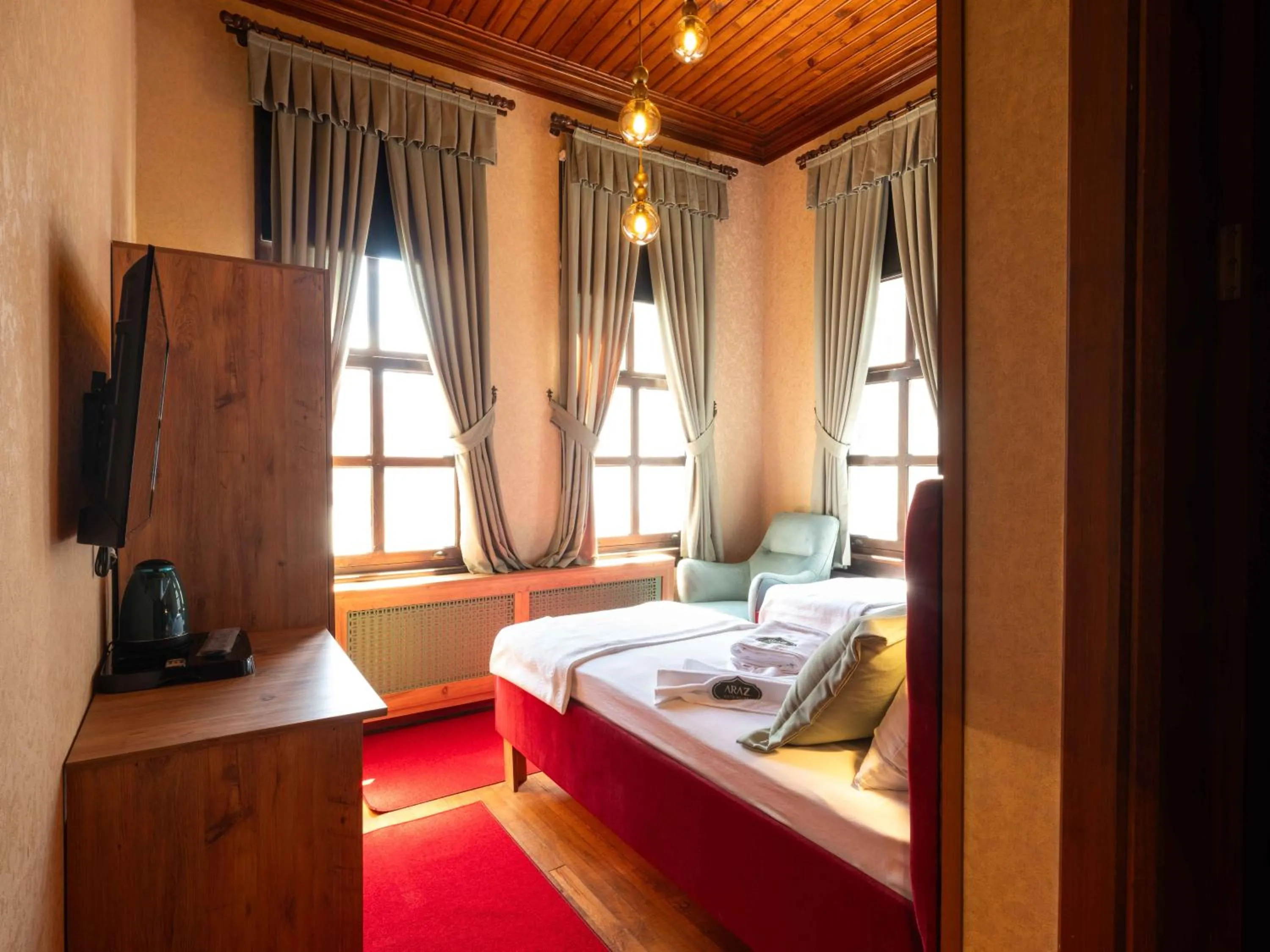 Bed in Araz White House