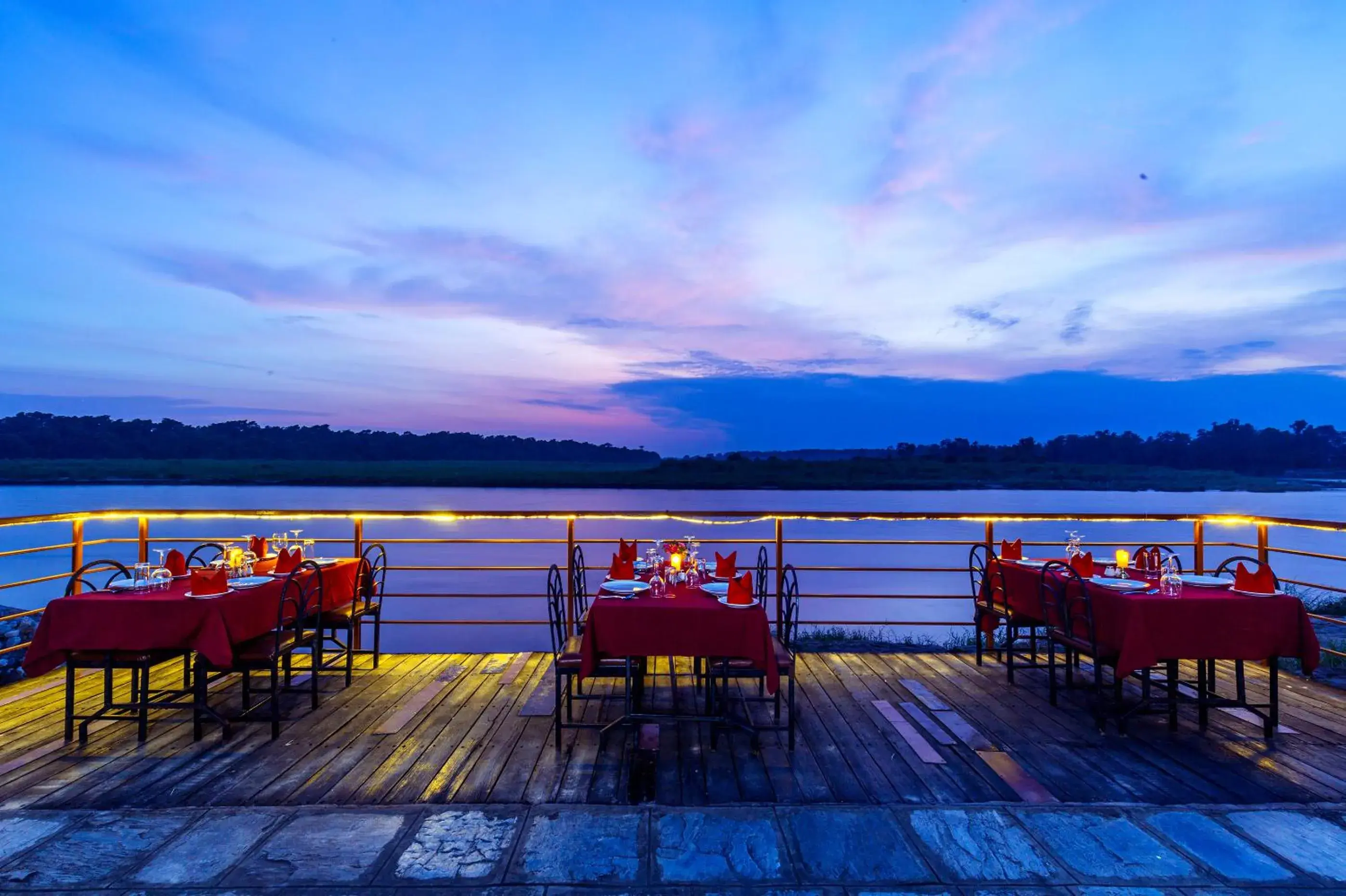 Restaurant/places to eat in Park Safari Resort, Chitwan National Park Restaurant/places to eat in Park Safari Resort, Chitwan National Park